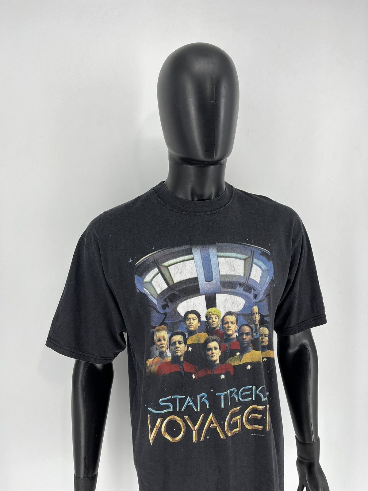 Band Tees Vintage 1995 Star Trek Voyager Stanley Desantis T-Shirt Size US L / EU 52-54 / 3 - 3 Thumbnail