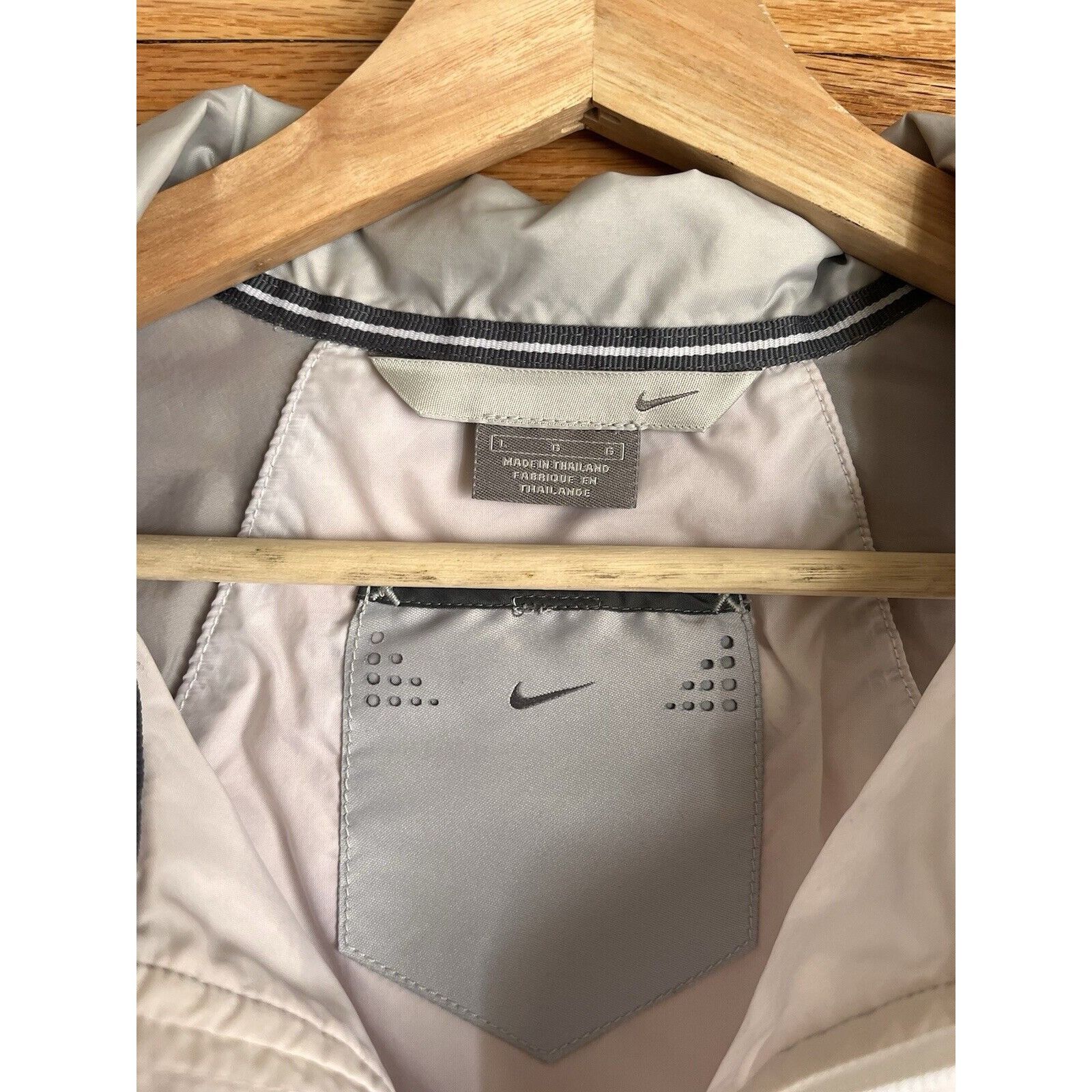 Nike VINTAGE NIKE AIR LOGO WINDBREAKER WARM UP TRACK JACKET SIZE Size US L / EU 52-54 / 3 - 6 Thumbnail