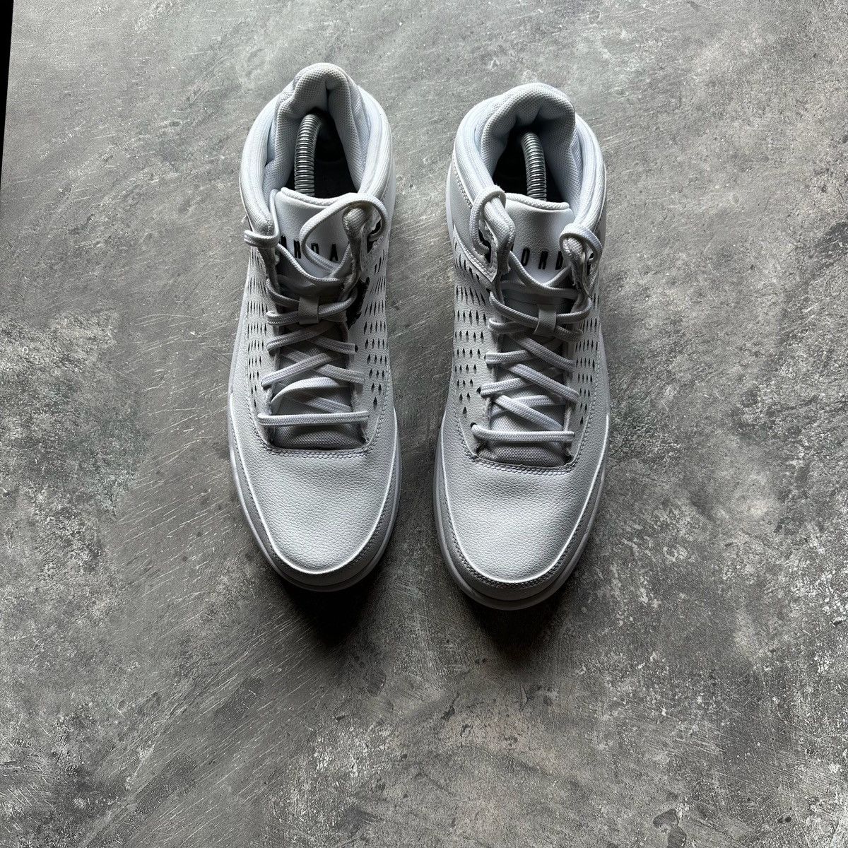 Jordan Brand × Nike Nike Jordan Max Aura 5 White/Black Size US 9.5 / EU 42-43 - 4 Thumbnail