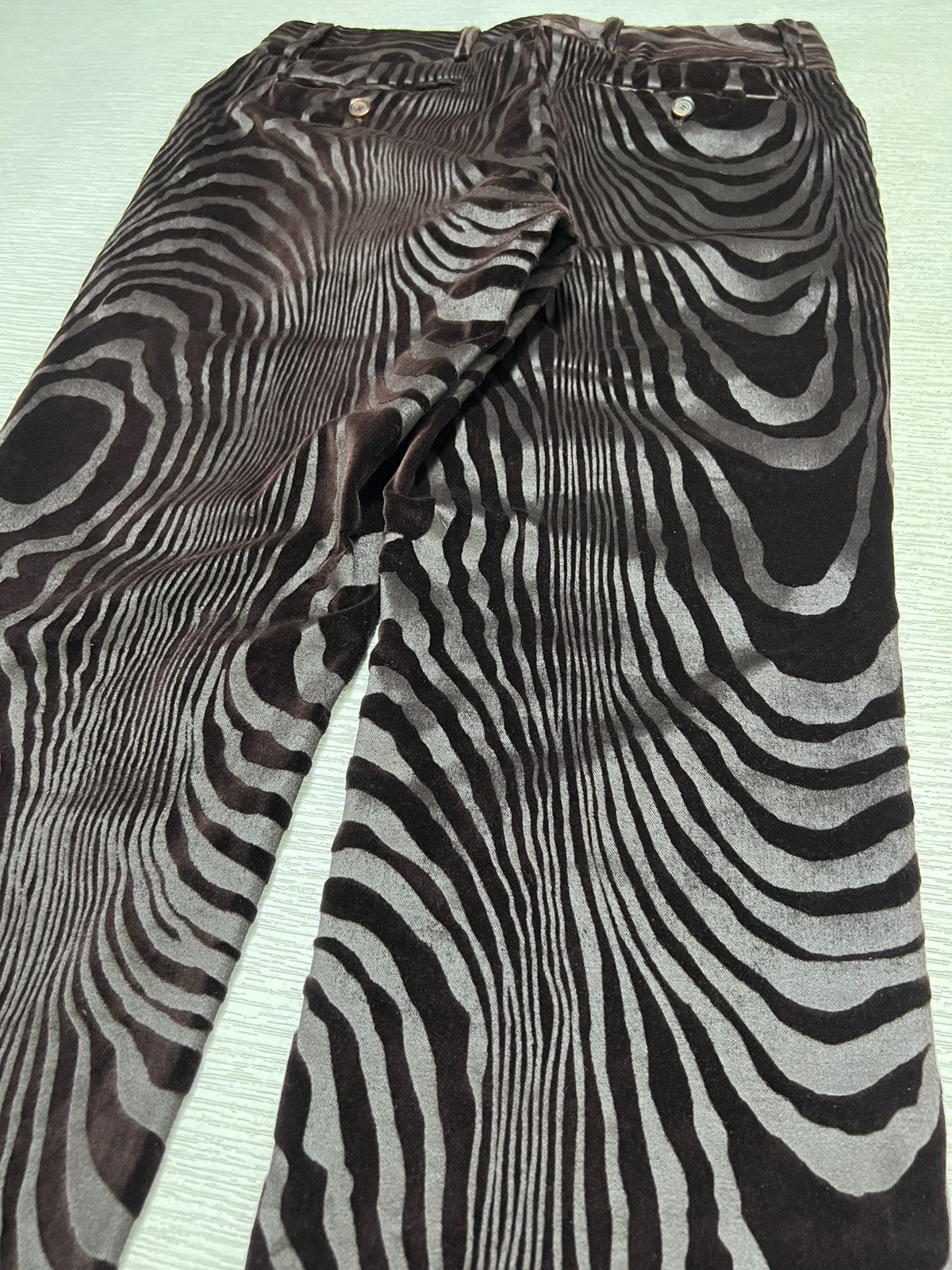 Dolce & Gabbana Dolce & Gabbana - Wood Pattern Allover Print Velvet Trouser Size US 30 / EU 46 - 11 Thumbnail