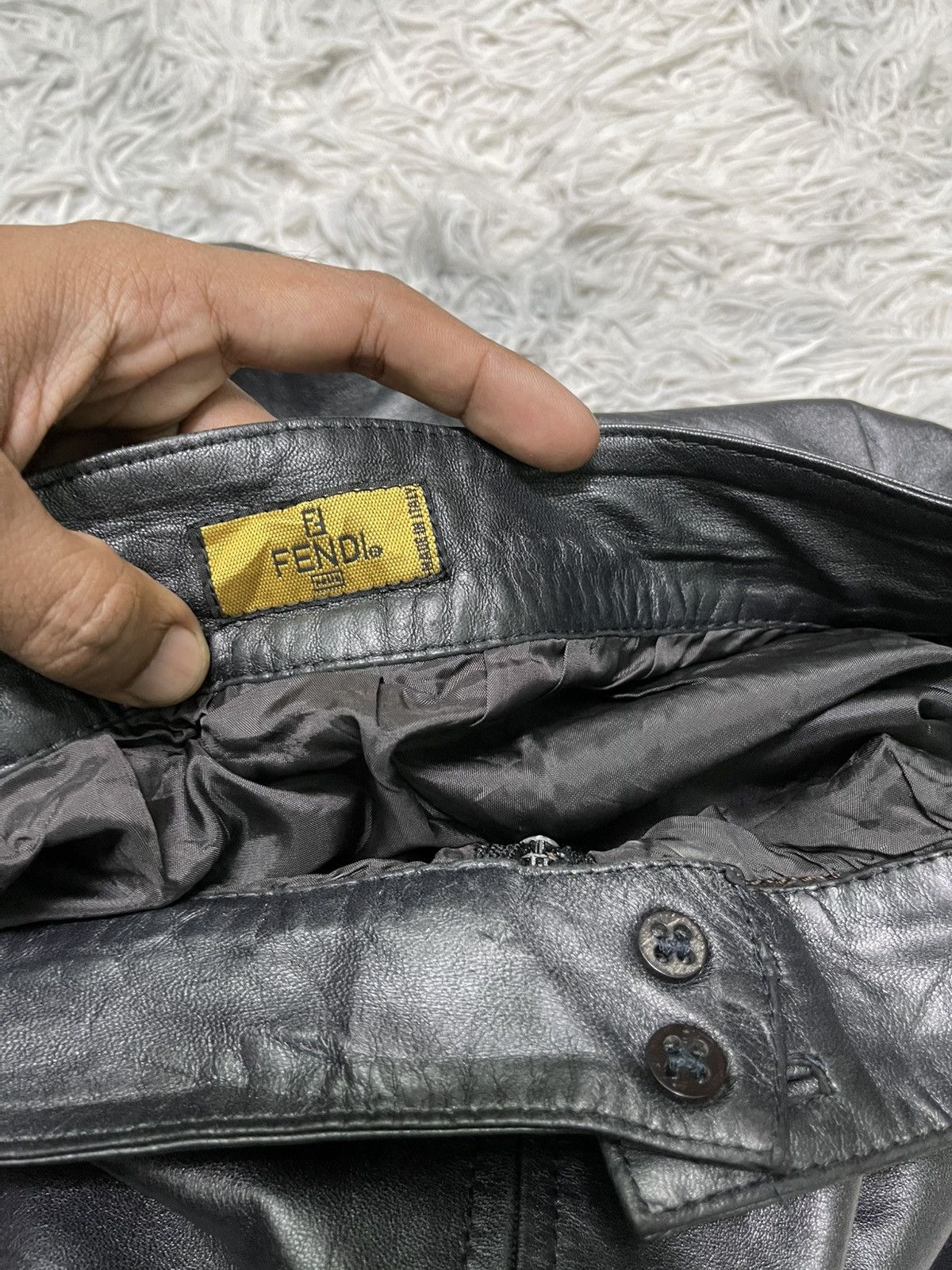 Fendi 80s FENDI LAMB LEATHER MINI SKIRT RARE SIDE POCKET Size 28" / US 6 / IT 42 - 9 Thumbnail