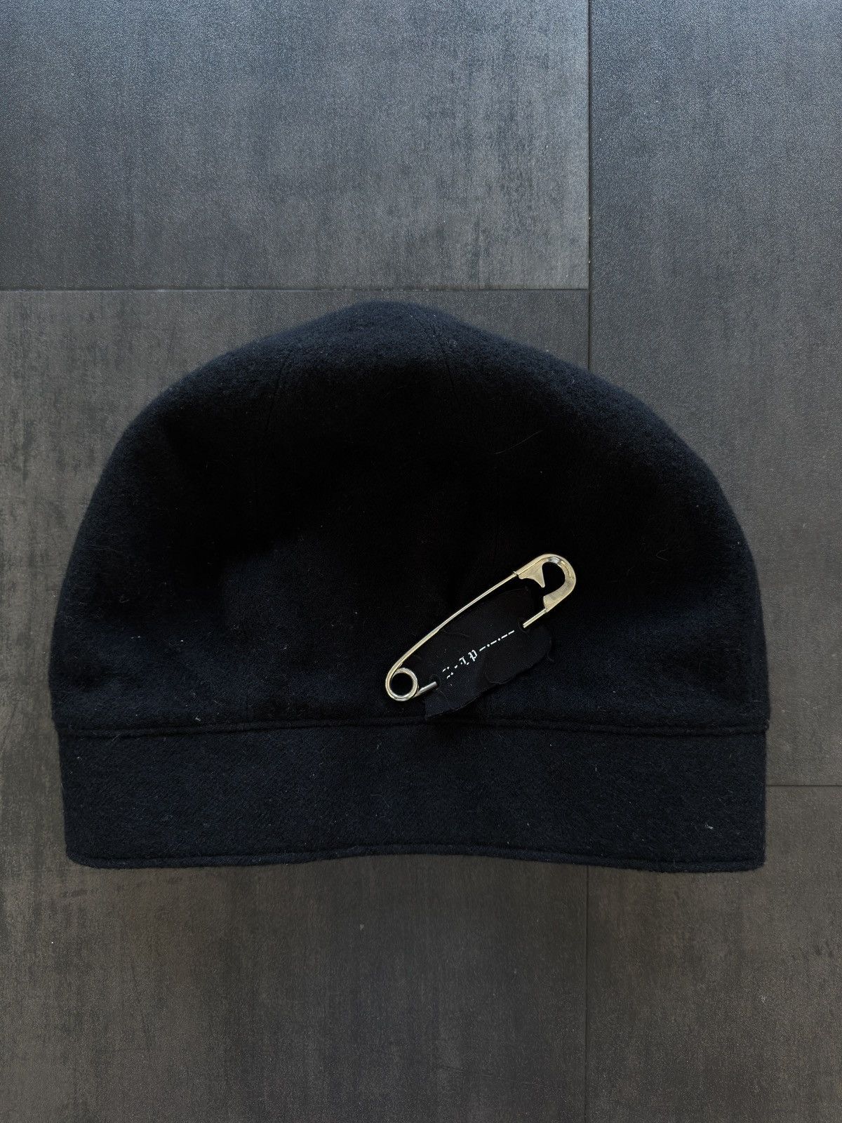 Takahiromiyashita The Soloist. AW21 TAKAHIROMIYASHITA The Soloist Beanie w/ Pin Size ONE SIZE - 1 Thumbnail