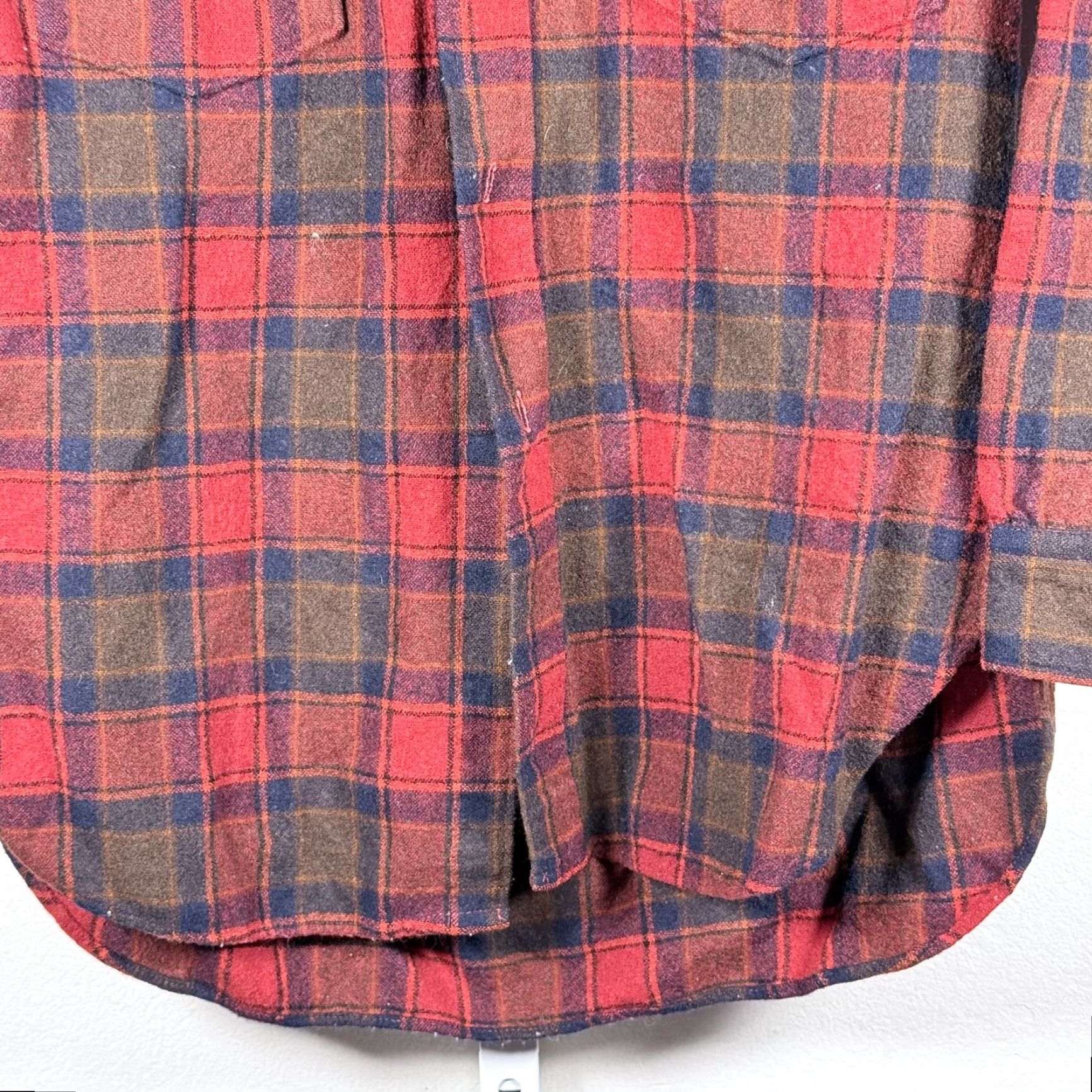 Pendleton VINTAGE Pendleton Shirt Red Blue Plaid Pure Virgin Wool USA Made Men's Size 16 Size US L / EU 52-54 / 3 - 3 Thumbnail