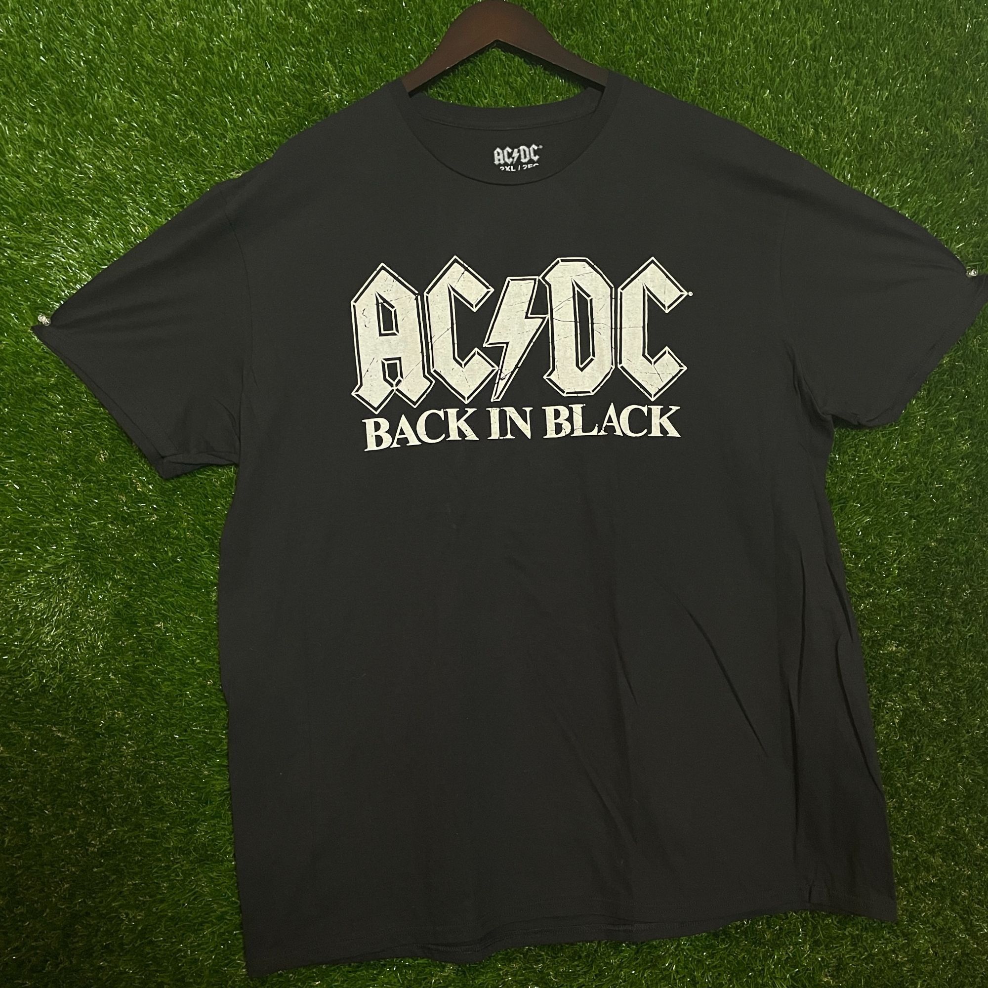 AC/DC AC/DC Back in Black Rock T-shirt, size 2XL Size US XXL / EU 58 / 5 - 4 Thumbnail