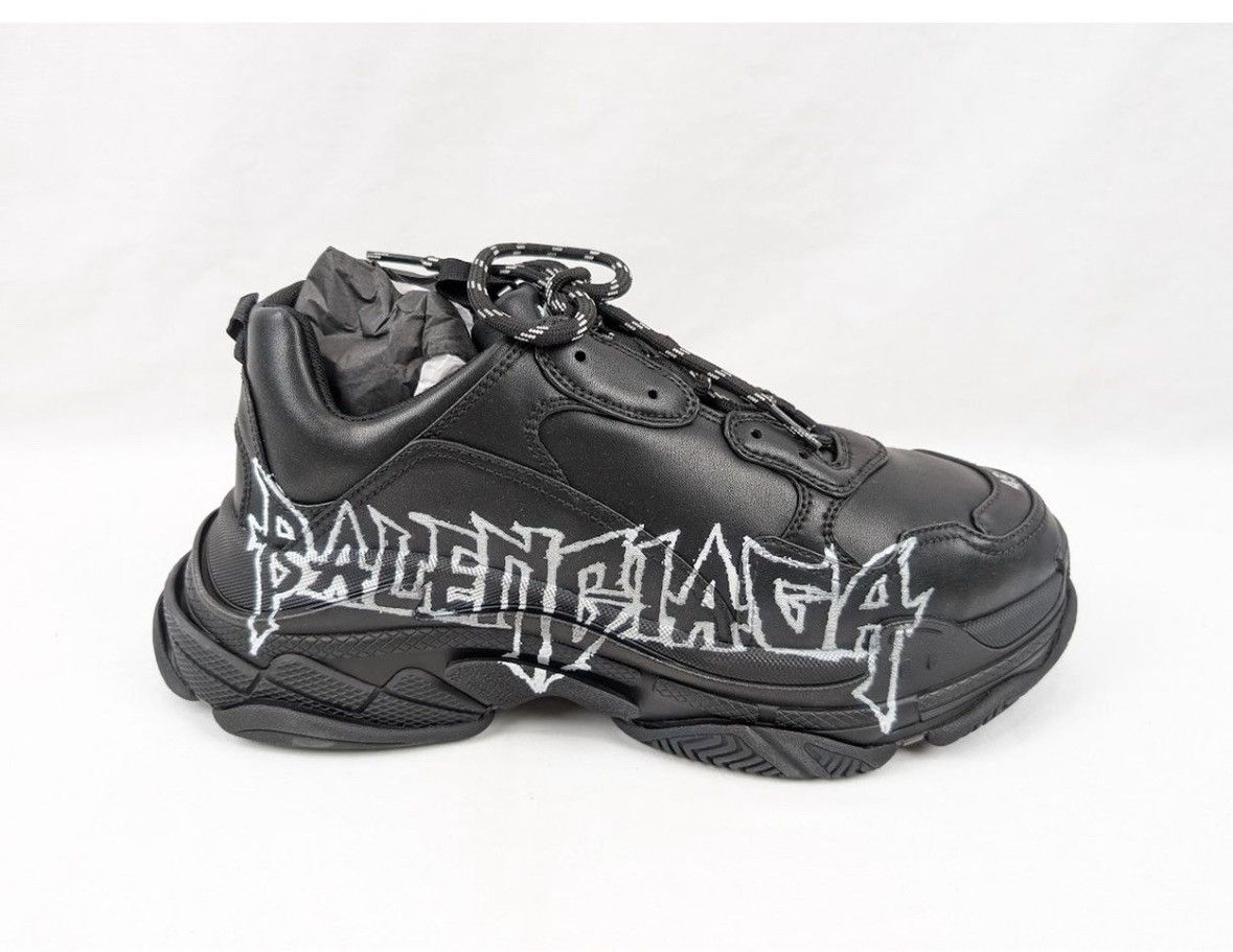 o1srvl11e0325 Triple S Sneakers DIY Metal in Black/White