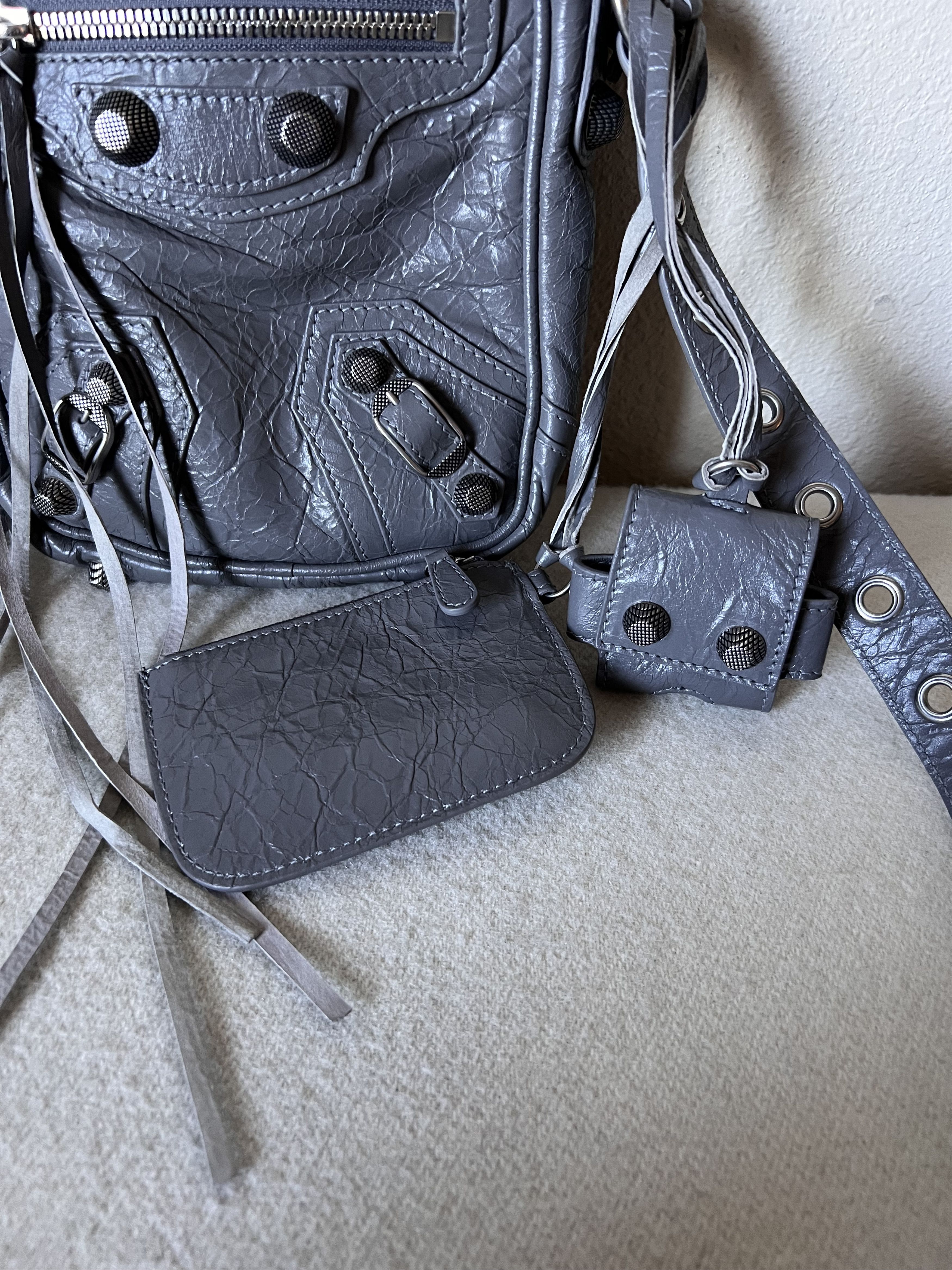 Balenciaga Balenciaga Le Cagole Crossbody Bag in Gray Size ONE SIZE - 4 Thumbnail