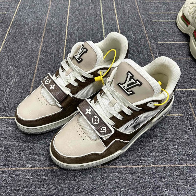 Louis Vuitton Trainer Low-Top Sneakers in Brown 0079