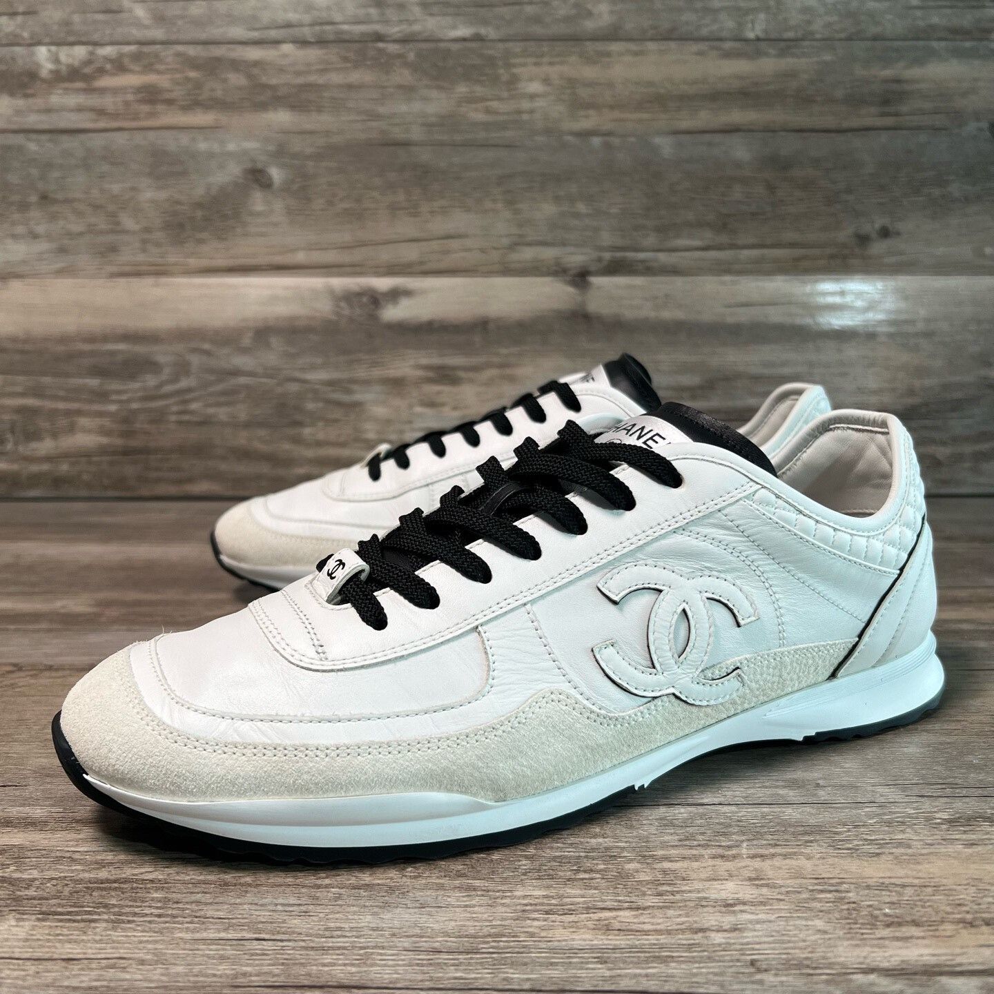 Chanel CHANEL 25P Men's White Leather Trainers Size US 10 / EU 43 - 1 Thumbnail