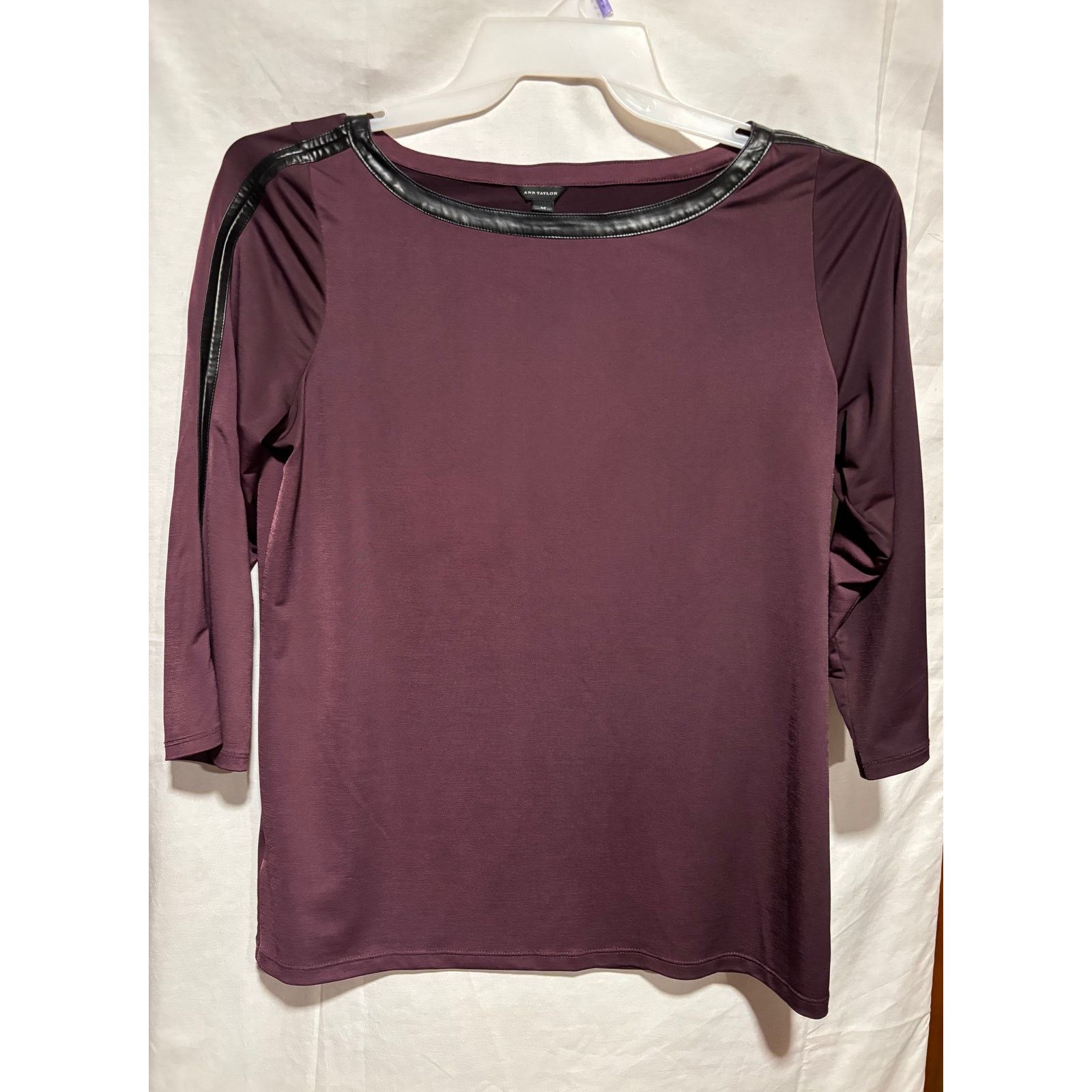 Ann Taylor Ann Taylor Maroon Black pLeather Trim 3/4 Sleeve Stretch Top Size M / US 6-8 / IT 42-44 - 4 Thumbnail