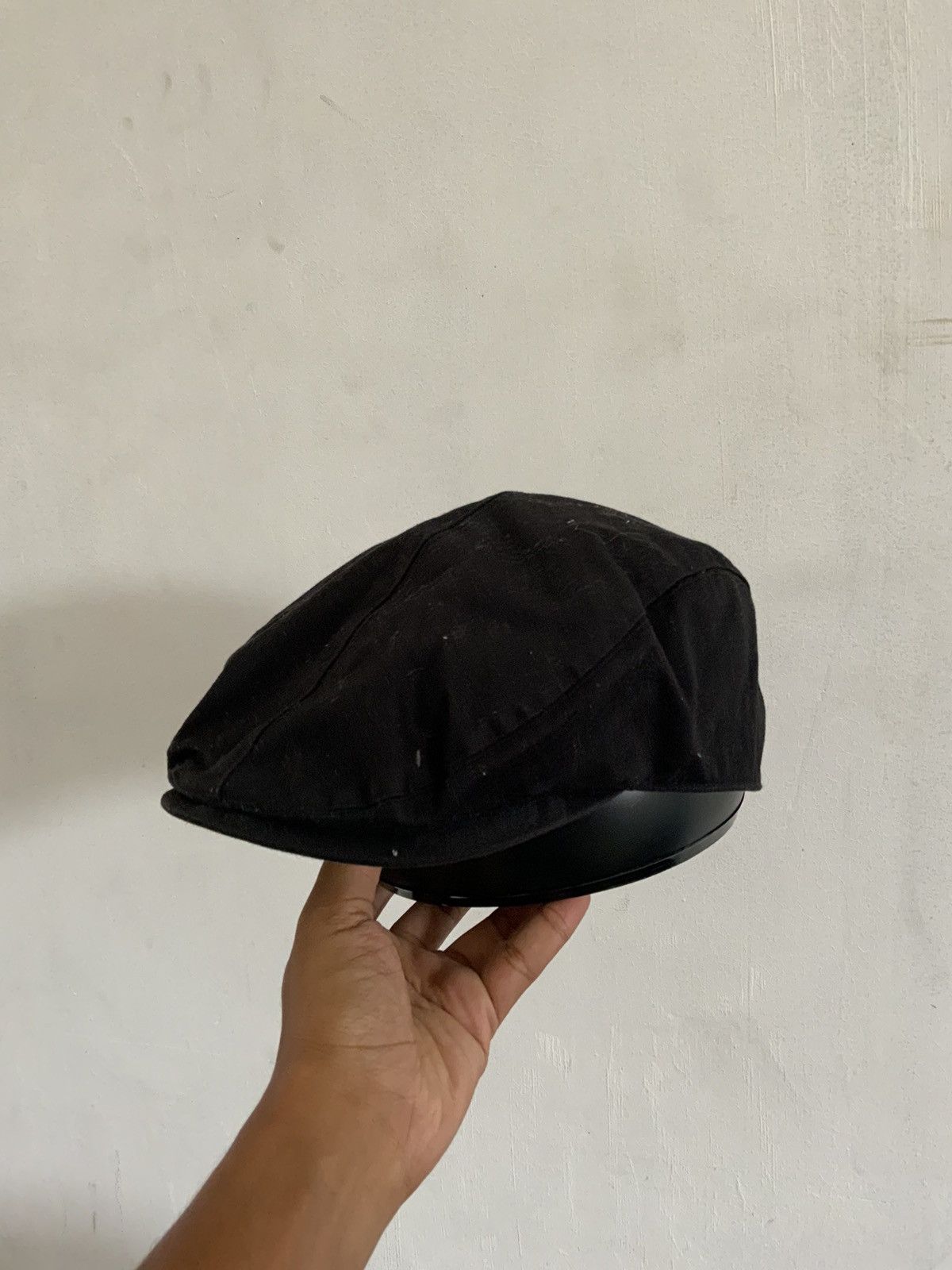 image of Archival Clothing x Beretta Black Uniqlo Avant Garde Flat Baretta Hat, Men's