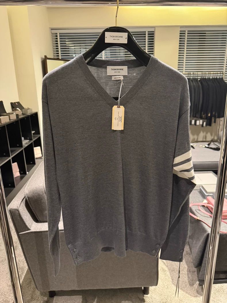 Thom Browne Thom Browne Rare mid-gray four-bar sweater 2503-Nextarrow Size US XL / EU 56 / 4 - 1 Thumbnail