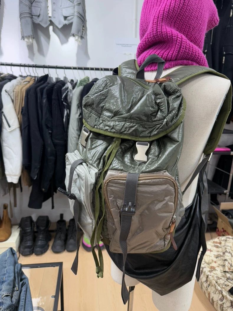 Yohji Yamamoto yohji yamamoto Color-block suede paneled padded backpack 2 Size ONE SIZE - 9 Thumbnail
