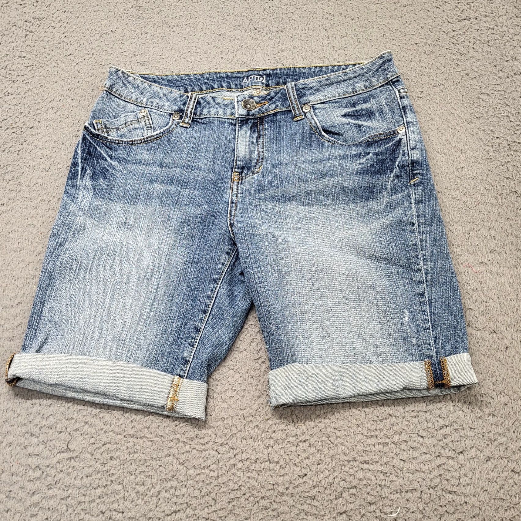 Apt. 9 Apt. 9 Shorts Denim Blue Women's Size 10 Bermuda Distressed Cuffed Casual 90s Size 32" / US 10 / IT 46 - 2 Thumbnail