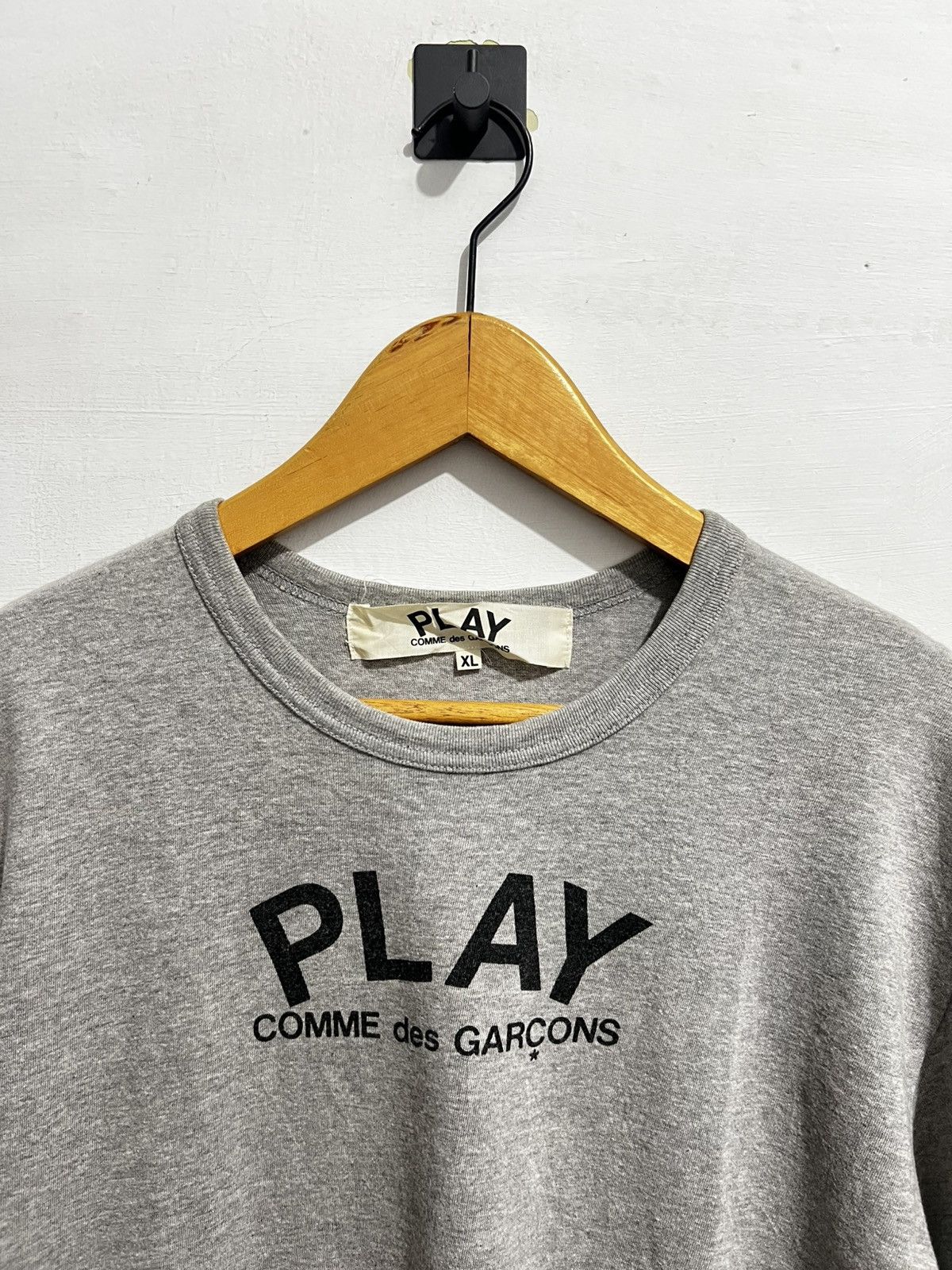 Comme des Garcons Comme Des Garcons Play Words Grey T-Shirt Size US XL / EU 56 / 4 - 2 Thumbnail