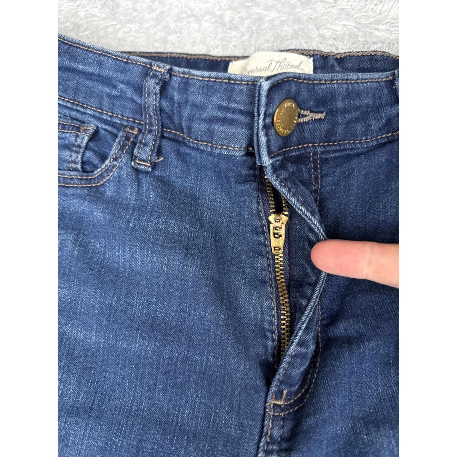 Vintage Universal Thread Jeans Women 28x28 Blue Mid Rise Skinny Stretch Denim Dark Wash 90s Size 28" / US 6 / IT 42 - 5 Thumbnail