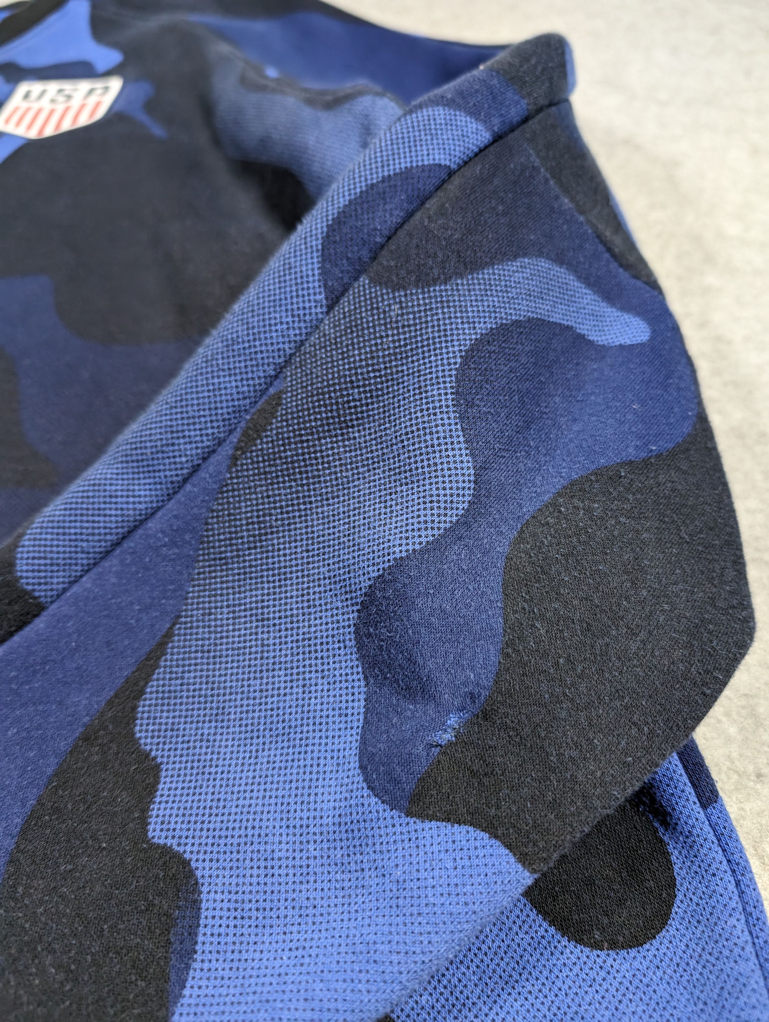 Nike × USA Olympics Nike USMSNT Sweatshirt Camo USA National Team Size US L / EU 52-54 / 3 - 6 Thumbnail