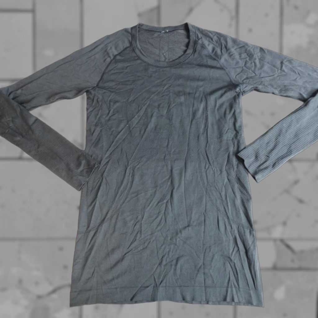 Lululemon Lululemon Womens Shirt Medium Black Gray Swiftly Tech Relaxed Shirt Ladies Medium Black/Lilac not applicable Size M / US 6-8 / IT 42-44 - 1 Thumbnail
