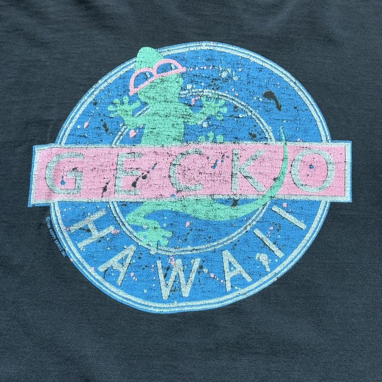 Other Happy T-Shirts Inc “Hawaii Gecko” Mock Neck Vintage T-shirt Size US XL / EU 56 / 4 - 4 Thumbnail