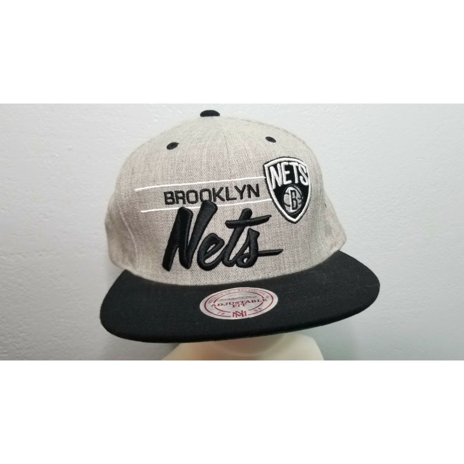 Mitchell & Ness VINTAGE Mitchell & Ness NBA Brooklyn Nets Snapback Trucker Hat Cap Script Gray/Black OS Adjustable Men 80s Cap Baseball Mens Hat Size ONE SIZE - 2 Thumbnail