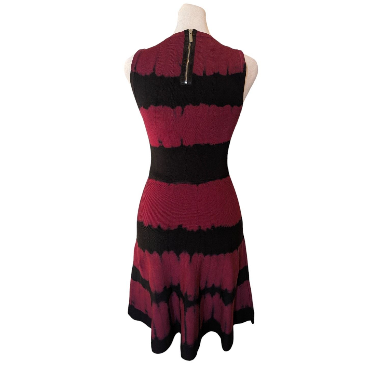 Karen Millen Karen Millen Ribbed Fit and Flare Red Striped Bodycon Size XS / US 0-2 / IT 36-38 - 3 Thumbnail