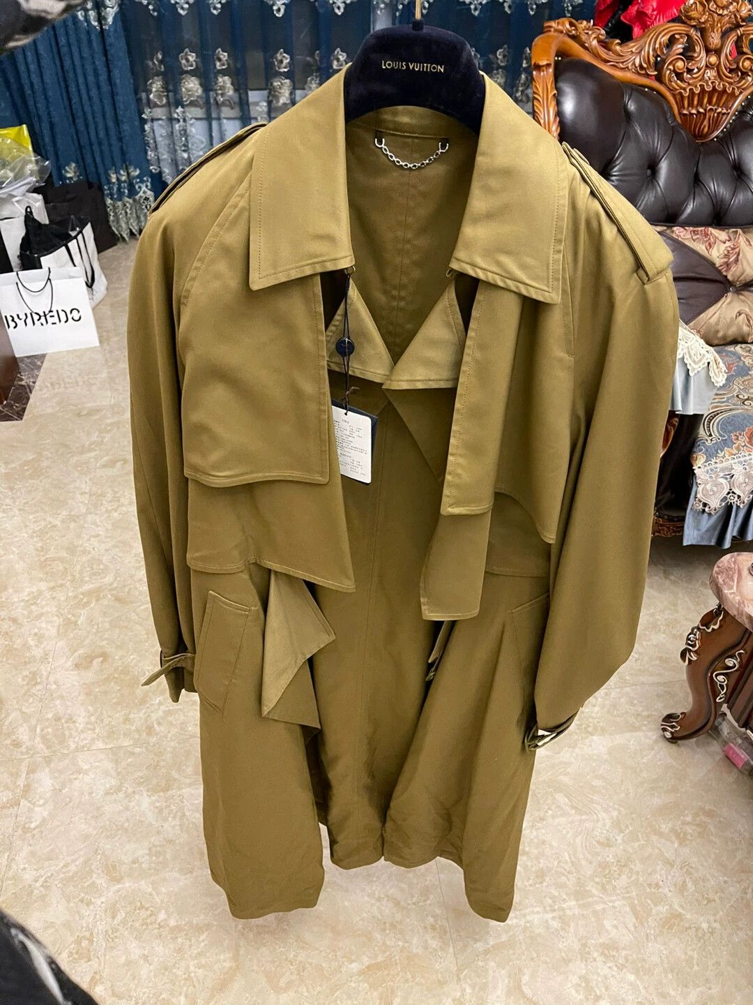 Louis Vuitton LV SS New 48 Detachable Sleeves Long Trench Coat Size US M / EU 48-50 / 2 - 9 Thumbnail