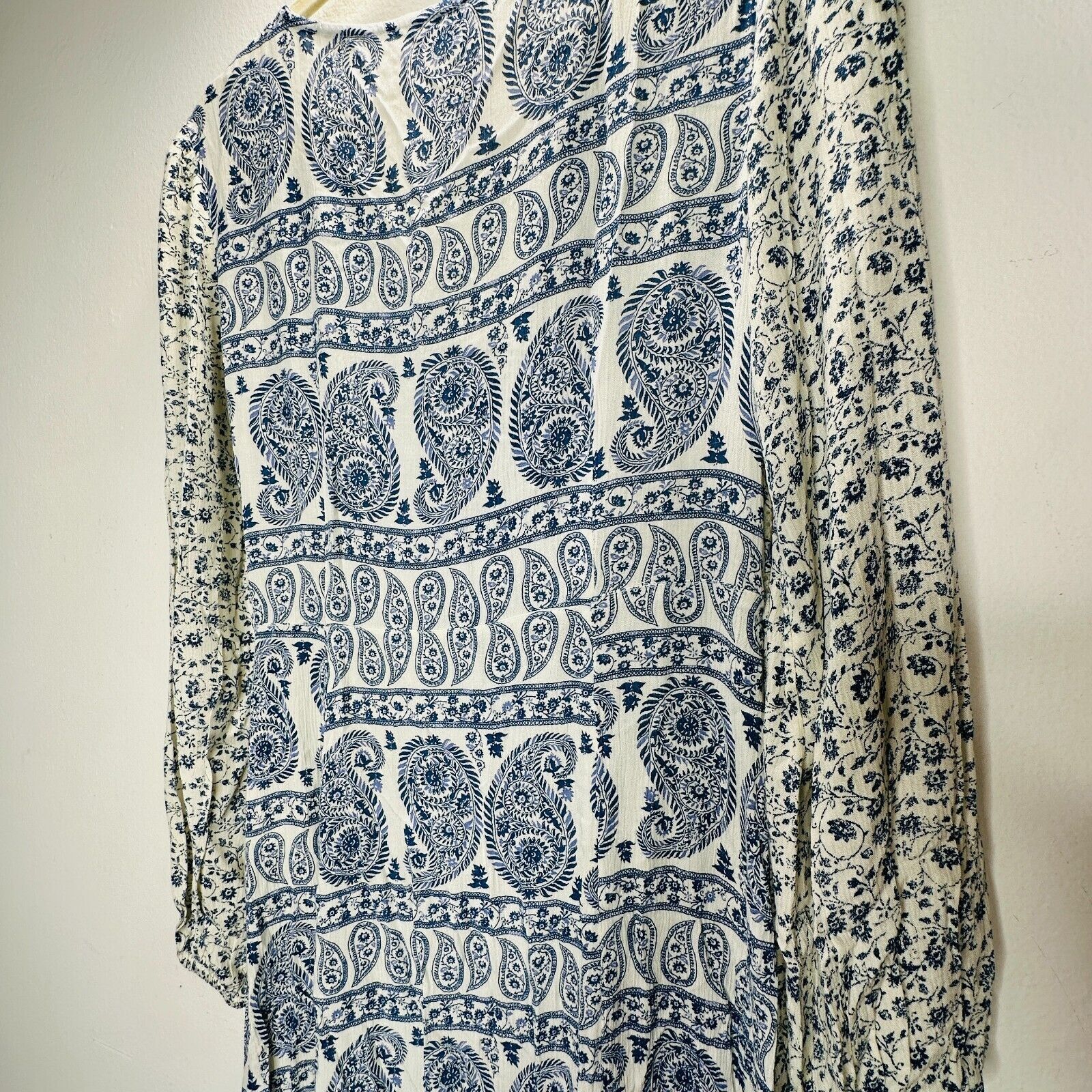 Other Stradivarius Floral Paisley Long Sleeve VNeck Maxi Dress Size S / US 4 / IT 40 - 11 Thumbnail