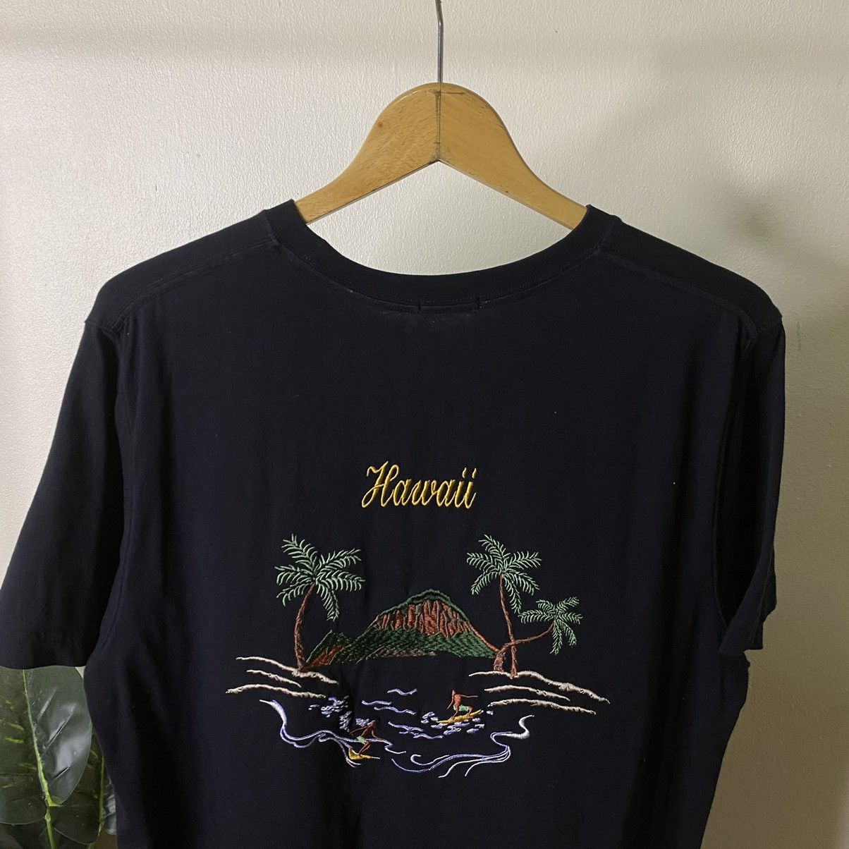 Japanese Brand × Vintage Y2K Hawaii Surf Embroidery Detailing Sukajan Style Tee Size US M / EU 48-50 / 2 - 2 Thumbnail