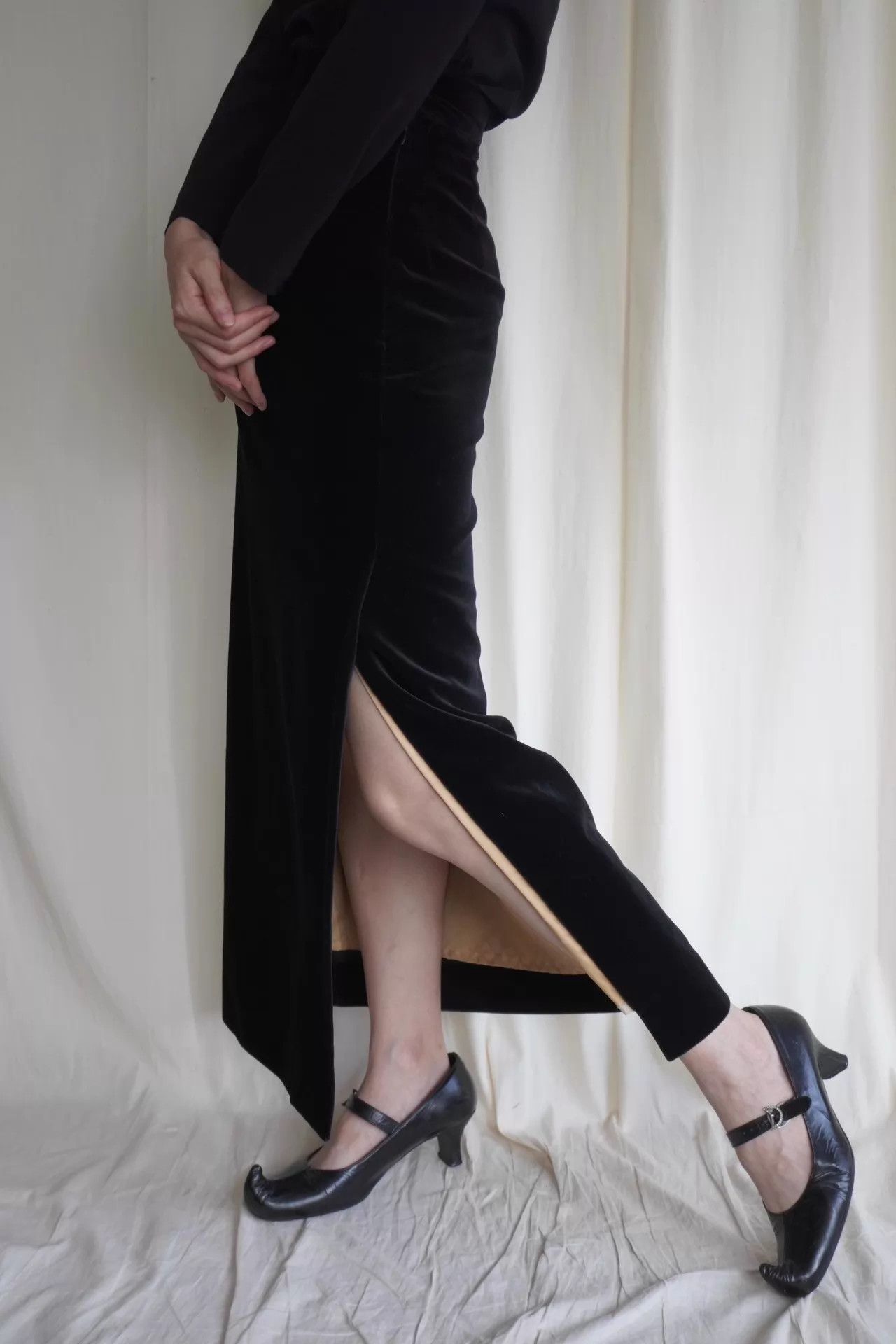 Vivienne Westwood Vivienne Westwood 1990s Early Velvet Slit Straight Skirt Red Label Size 25" / US 0 / IT 36 - 3 Thumbnail
