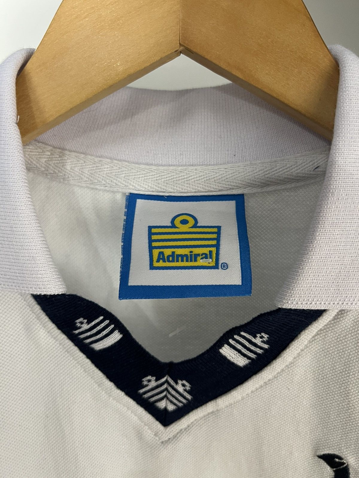 Vintage ADMIRAL FC TOTTENHAM HOTSPUR ENGLAND RETRO SOCCER JERSEY Size US S / EU 44-46 / 1 - 7 Thumbnail