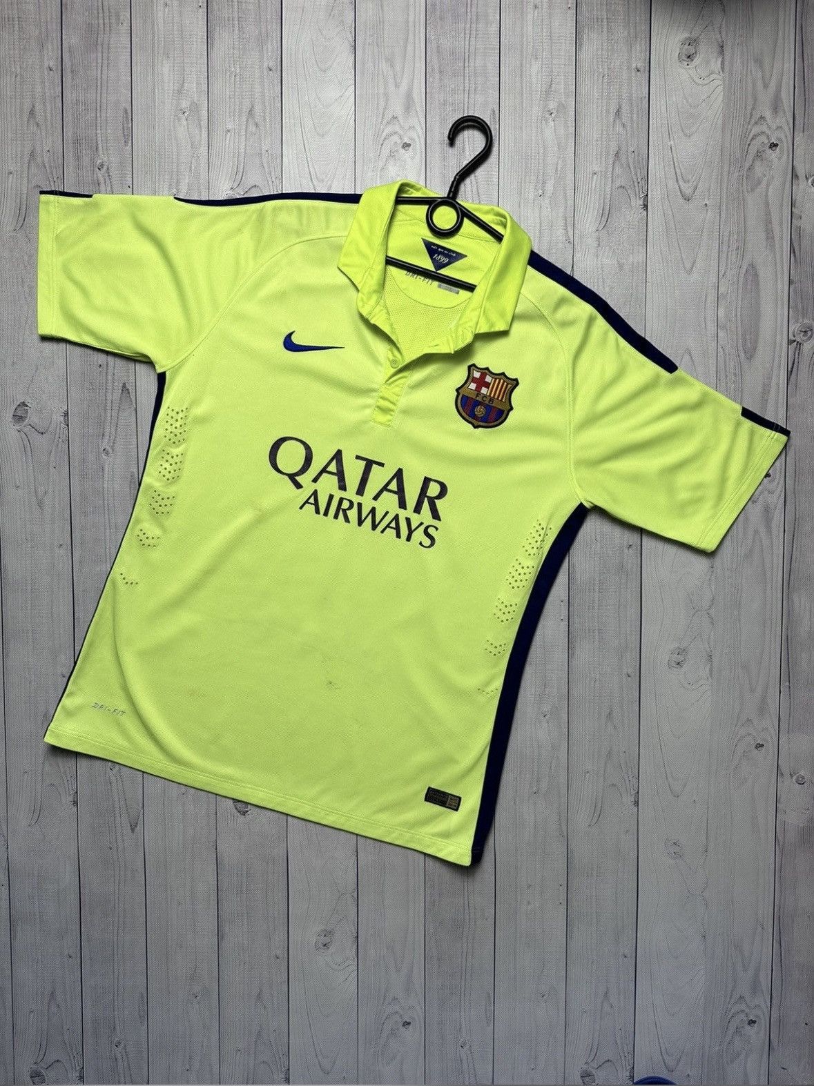 Nike × Vintage Vintage Nike Soccer jersey Barcelona 11 Neymar size L Size US L / EU 52-54 / 3 - 2 Thumbnail