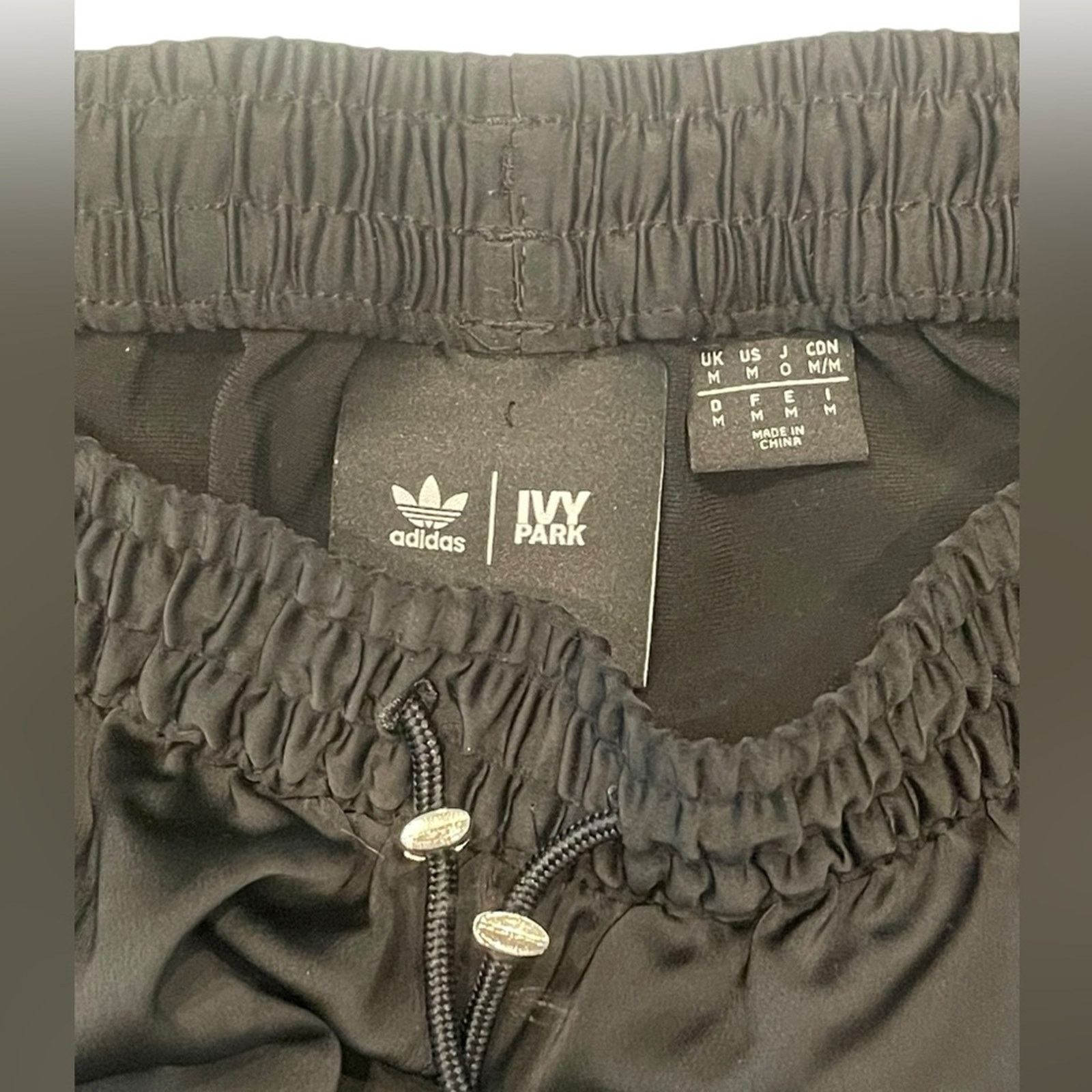 Adidas Adidas Black and Gold Athletic Shorts Lightweight Size:M Size US 34 / EU 50 - 4 Thumbnail
