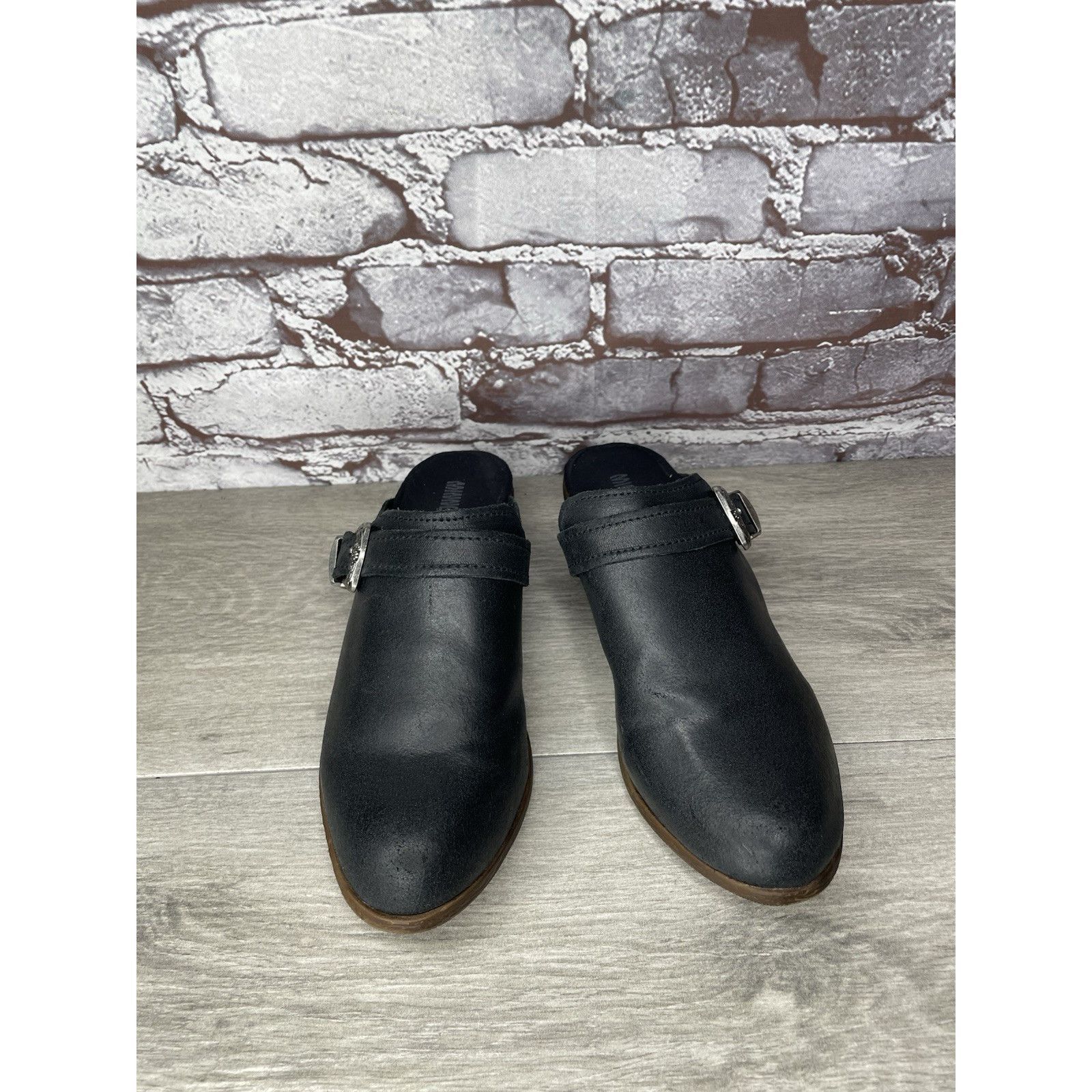 Minnetonka Minnetonka Black Leather Silver Buckle Billie Mules Shoes Wo Size US 7.5 / IT 37.5 - 3 Thumbnail