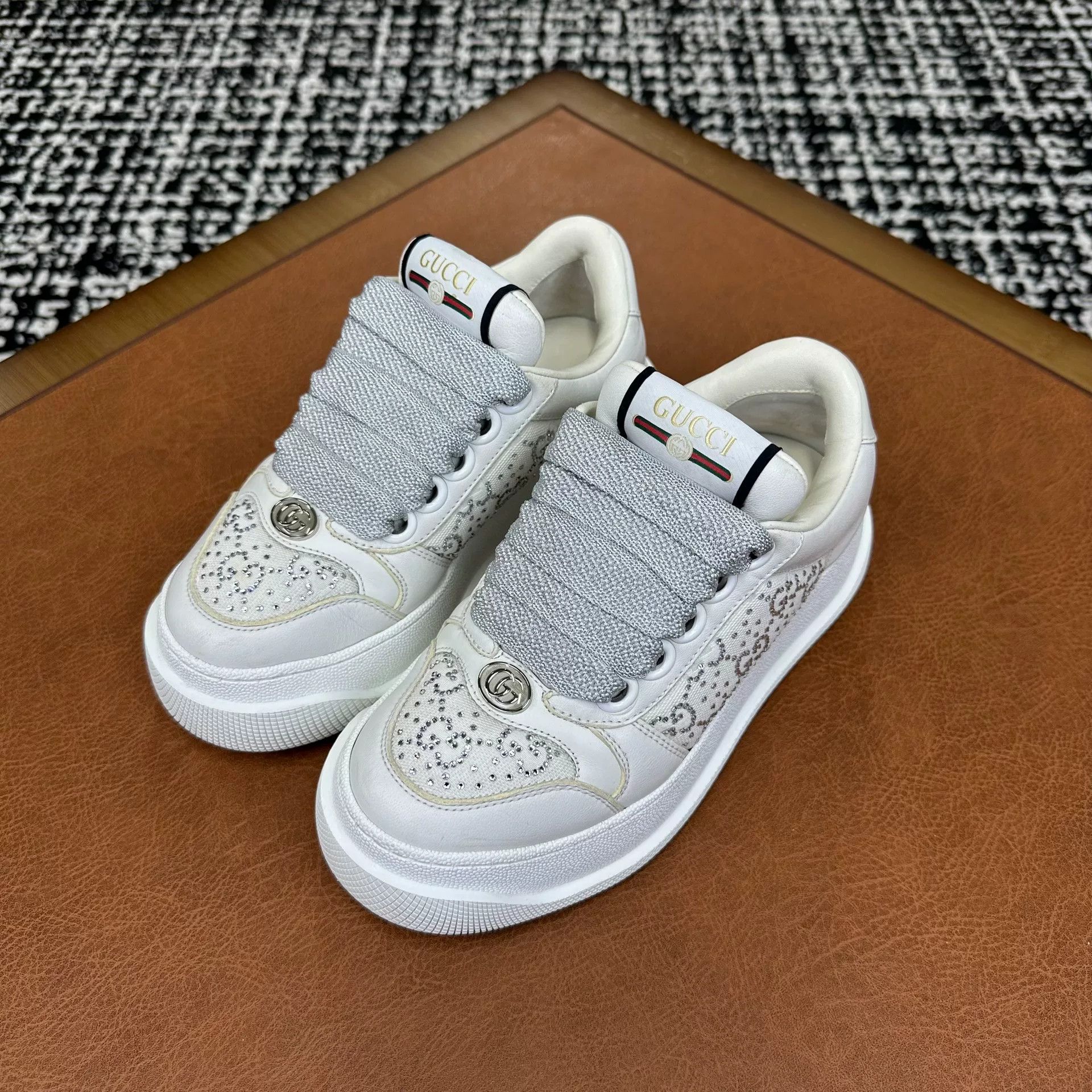 Gucci Gucci Gray Lowtop Sneakers it_34-5 Women Size US 4.5 / IT 34.5 - 1 Thumbnail