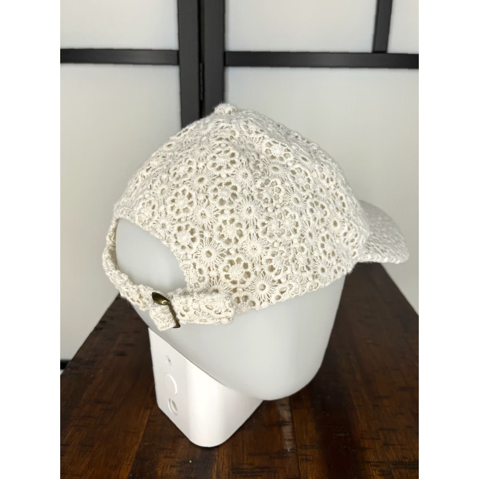 Vintage isa & stef Hat Womens One Size White Crochet Floral Cotton Lined Strap Back Size ONE SIZE - 7 Thumbnail