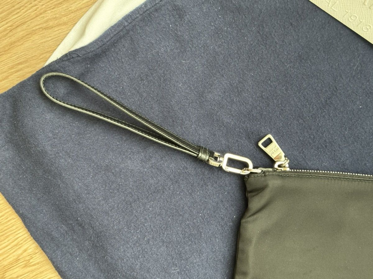 Prada Prada Re-Nylon & Saffiano Leather Pouch Black Size ONE SIZE - 15 Thumbnail