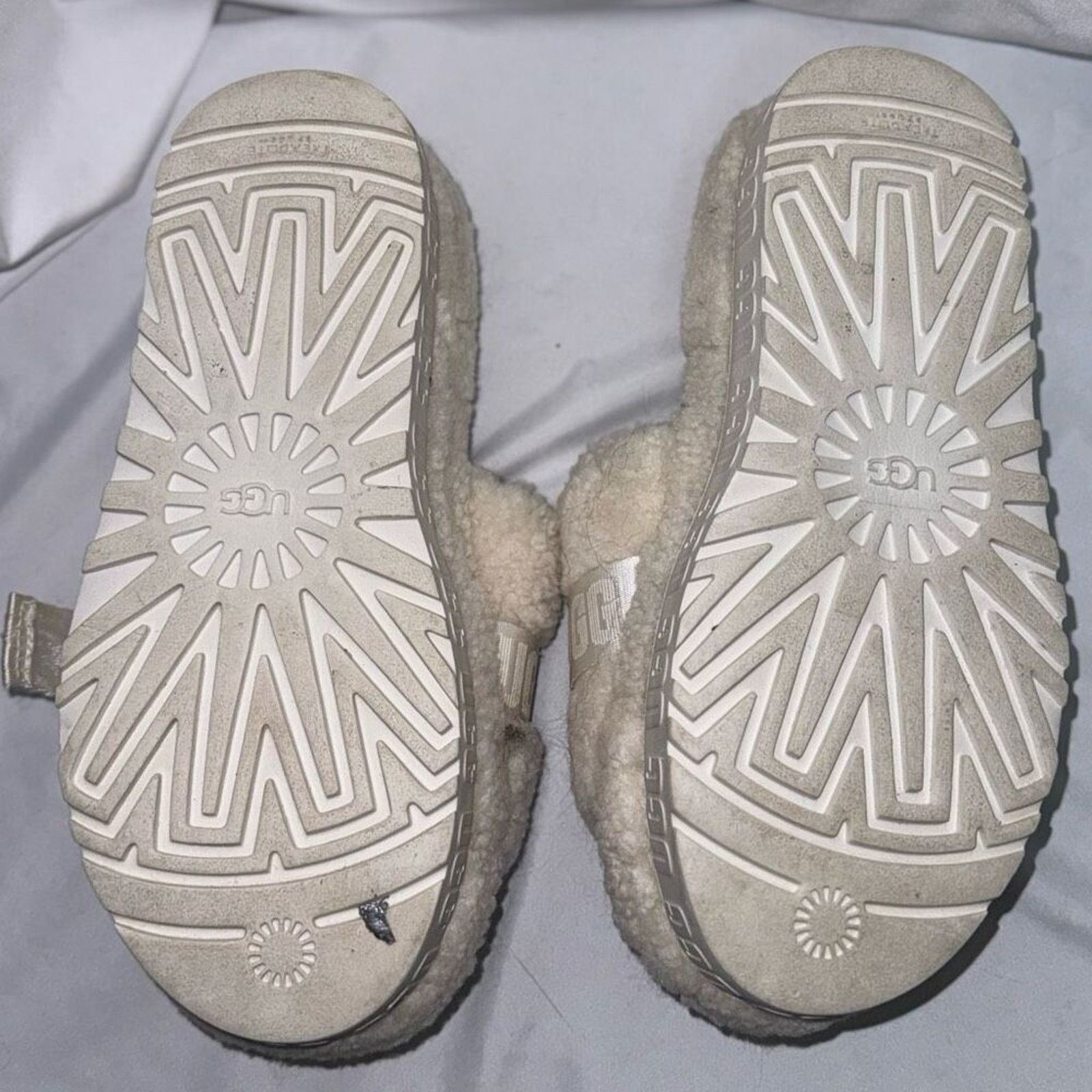Ugg Ugg fluffy platform slippers in cream | Sz 8.5/39 Size US 8.5 / IT 38.5 - 5 Thumbnail