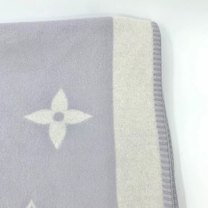 Louis Vuitton Louis Vuitton Light purple logo presbyopic full print shee Size ONE SIZE - 3 Thumbnail
