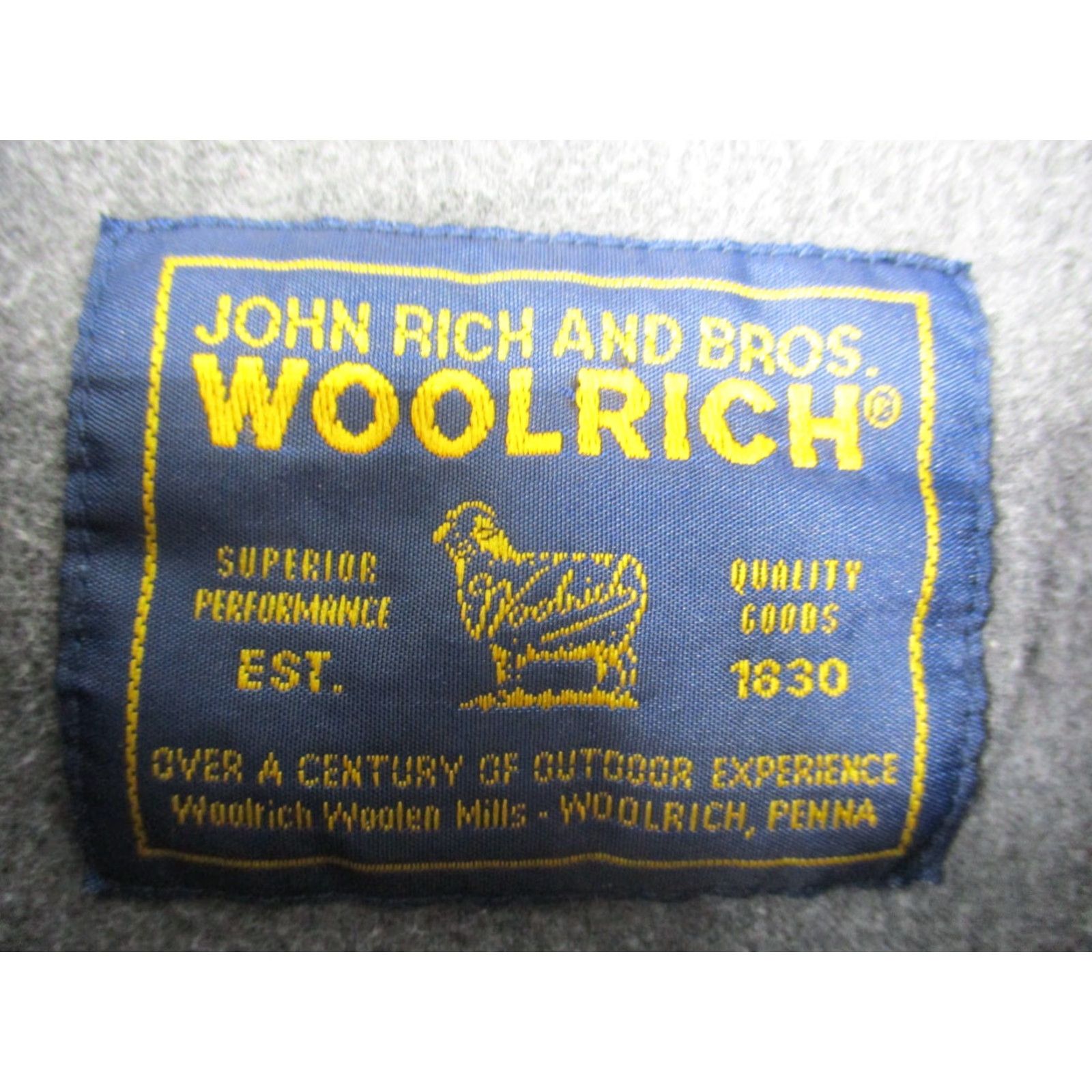 Vintage VINTAGE Woolrich Shirt Adult XL Gray Flannel Long Sleeve Button-Up Collared Woolrich Shirt Mens XL Gray Flannel 80s 90s Outdoor Pockets Buttons Size US XL / EU 56 / 4 - 3 Thumbnail