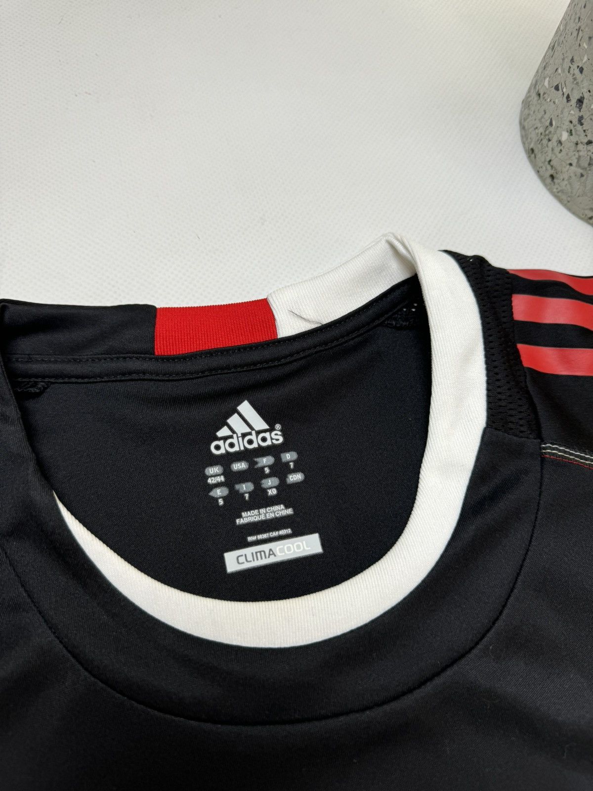 Adidas Rare vintage Liverpool adidas soccer jersey y2k Size US L / EU 52-54 / 3 - 7 Thumbnail