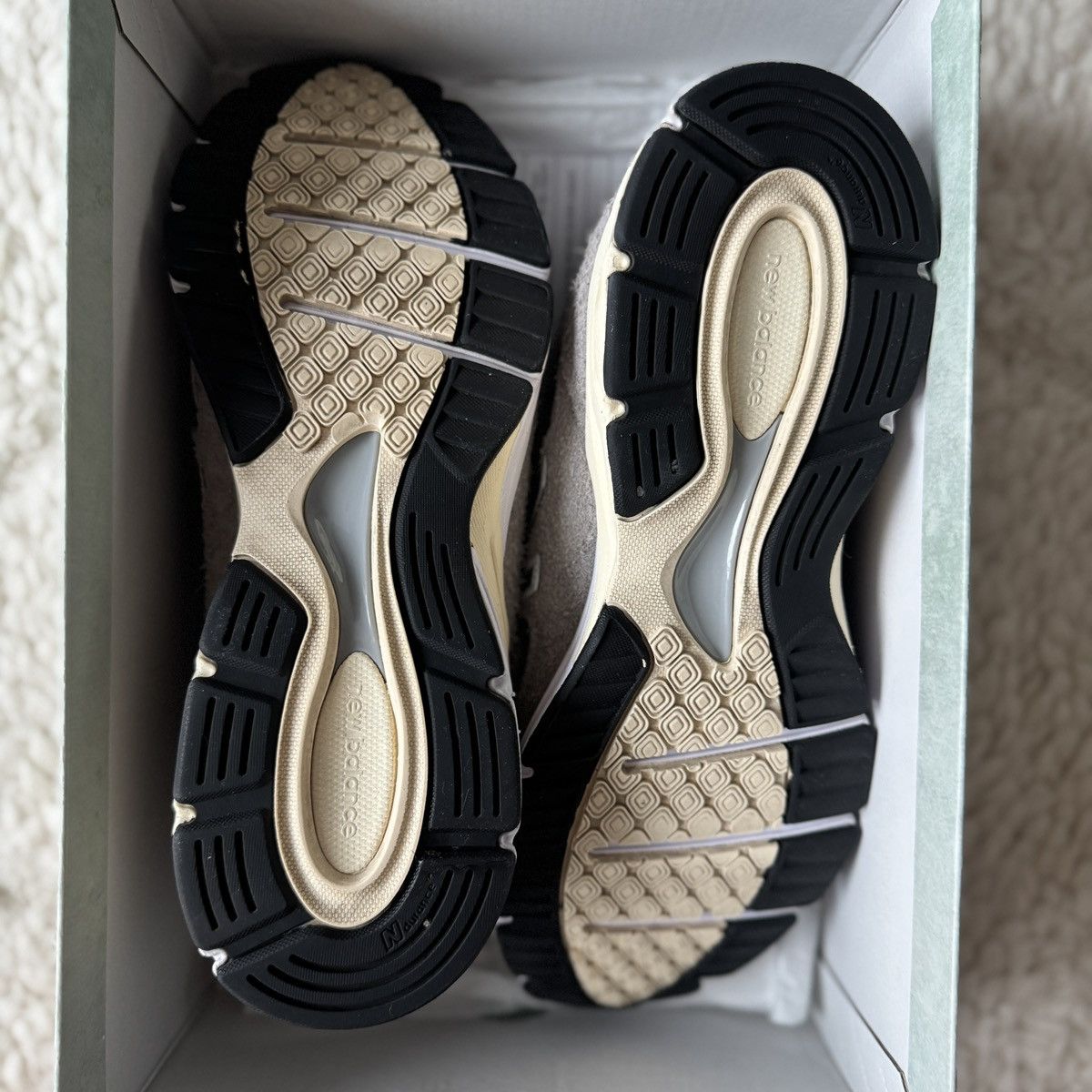 New Balance New Balance 990v4 MiUSA Grey Day (2023) Size US 9 / EU 42 - 5 Thumbnail