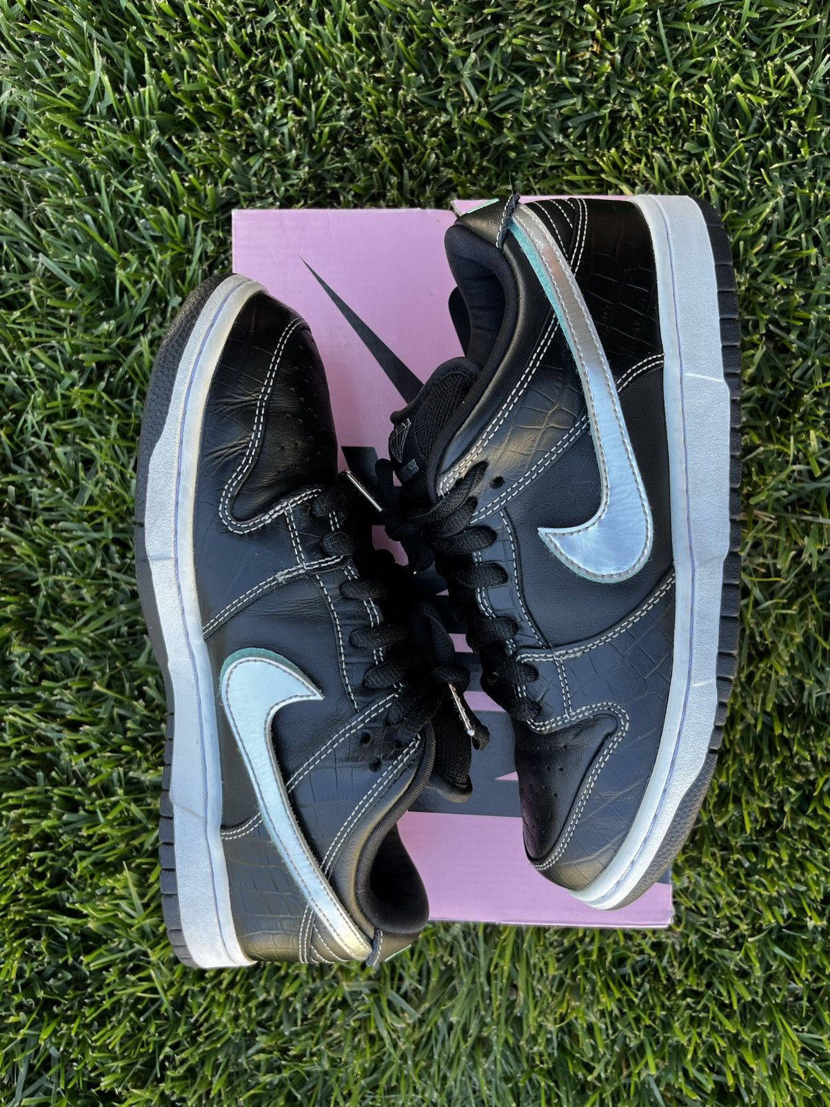Diamond Supply Co. × Nike Nike SB Dunk Low Pro OG QS Size US 8 / EU 41 - 14 Thumbnail