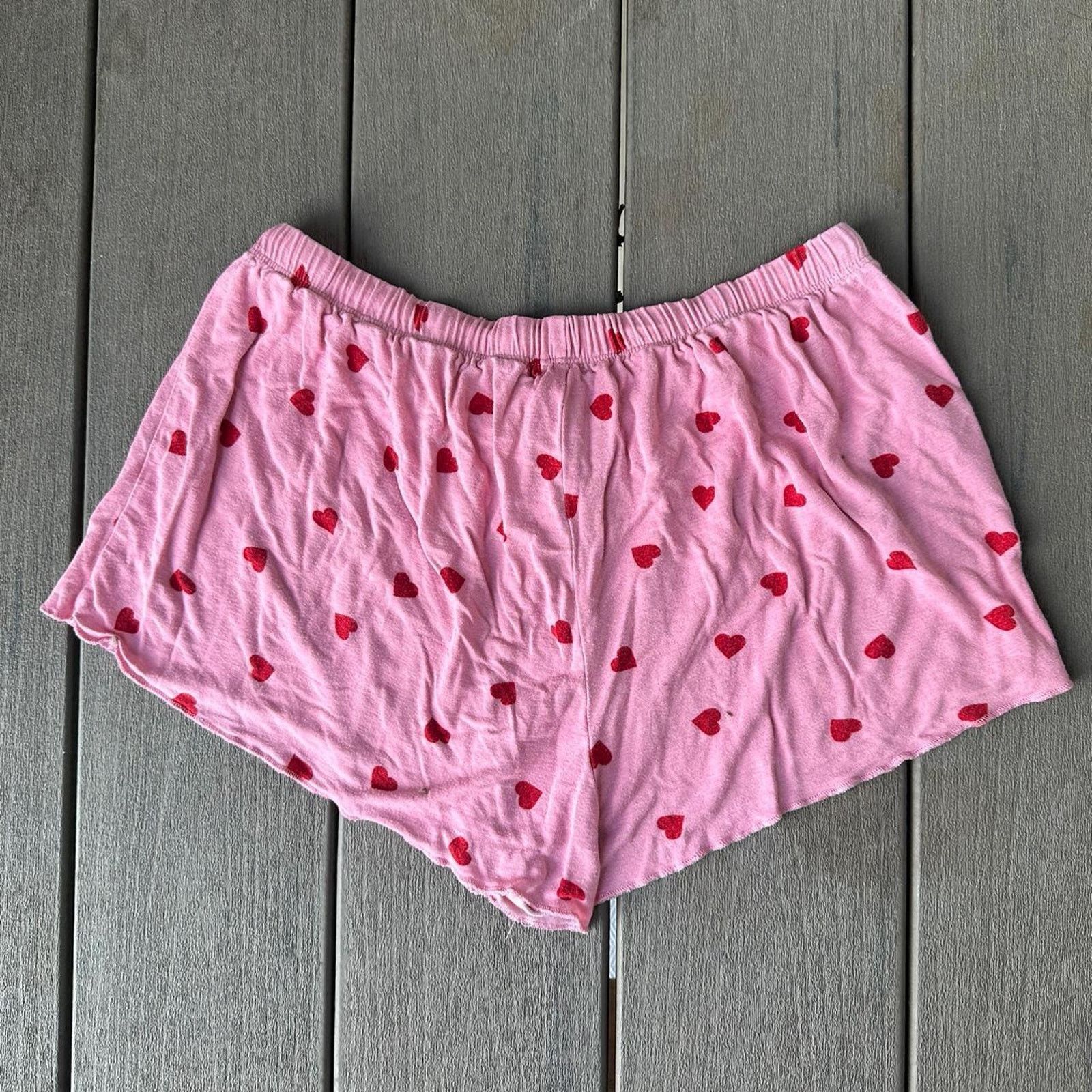 Forever 21 Pink and red heart shorts Size 24" / US 00 / IT 34 - 2 Thumbnail
