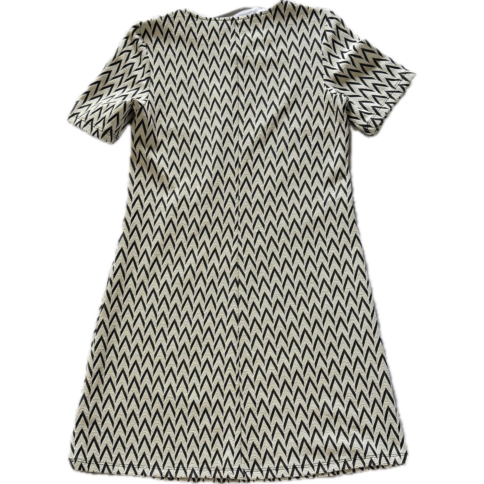 Divided × H&M H&M Divided Black and White Geometric Zigzag Dress Size 0 Size XS / US 0-2 / IT 36-38 - 6 Thumbnail