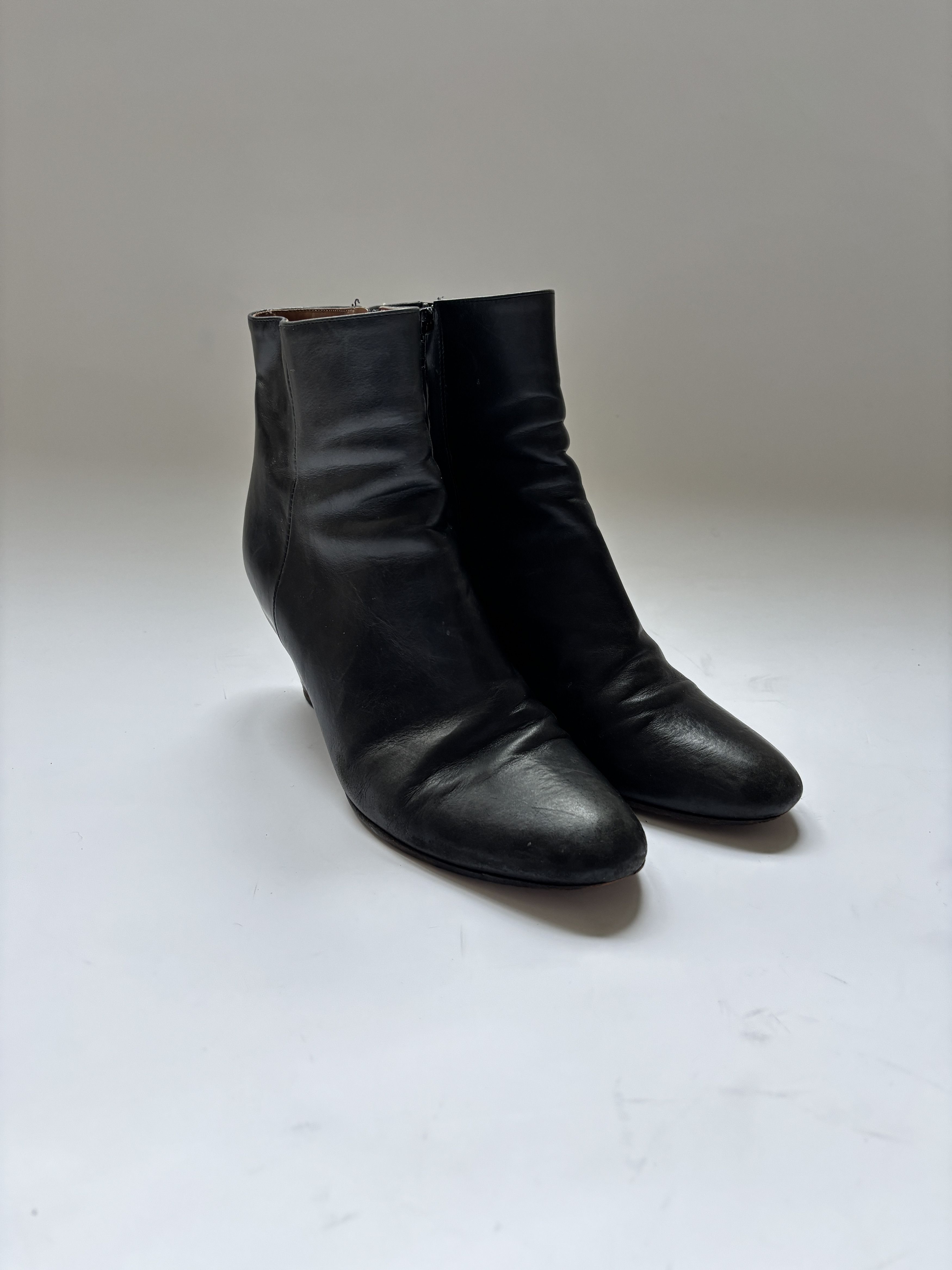 Maison Margiela ⚡️QUICK SALE⚡️Maison Margiela Black Leather Ankle Boots Size US 8 / IT 38 - 2 Thumbnail