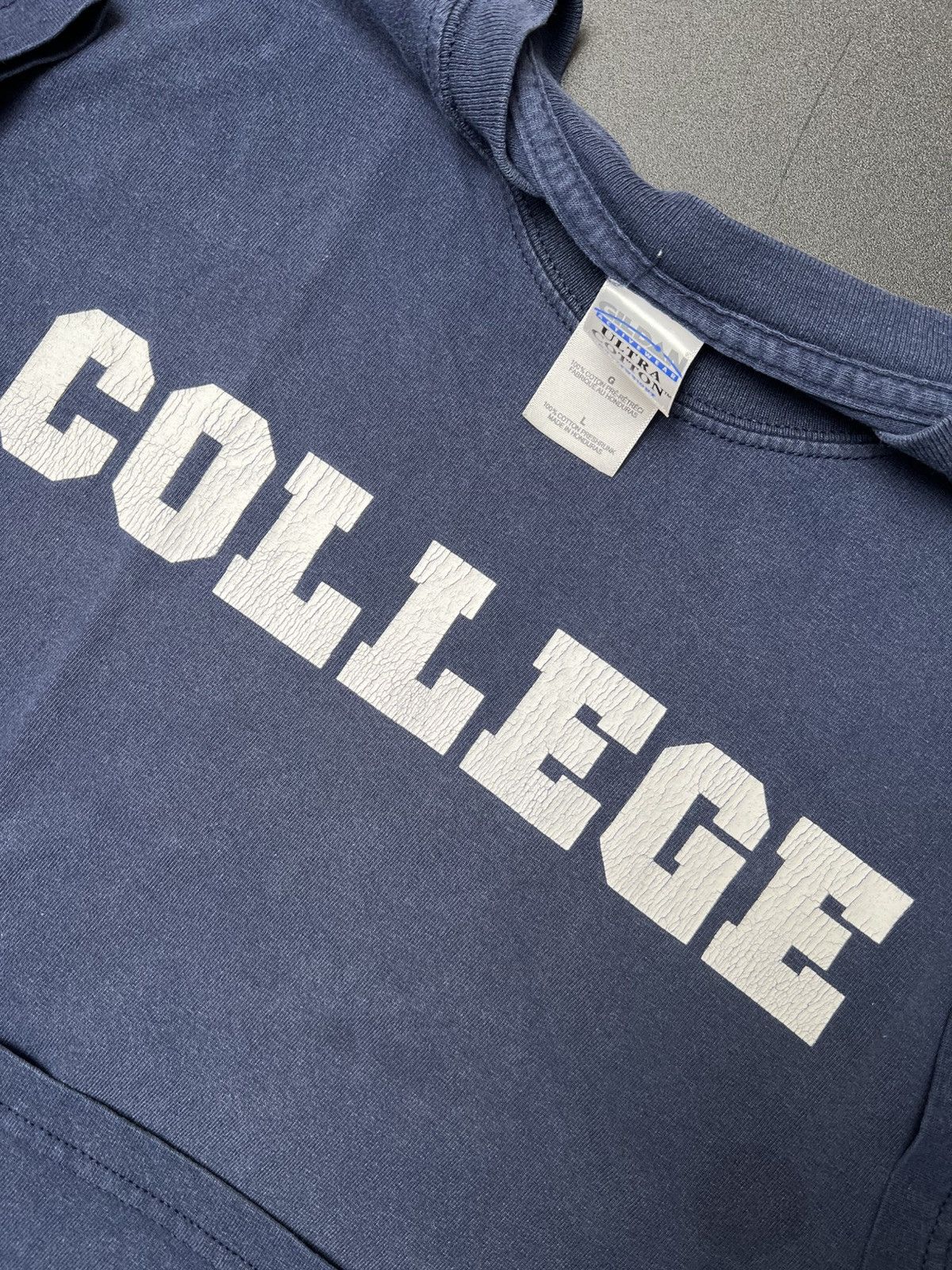Gildan Vintage Gildan College T-Shirt Size US L / EU 52-54 / 3 - 4 Thumbnail
