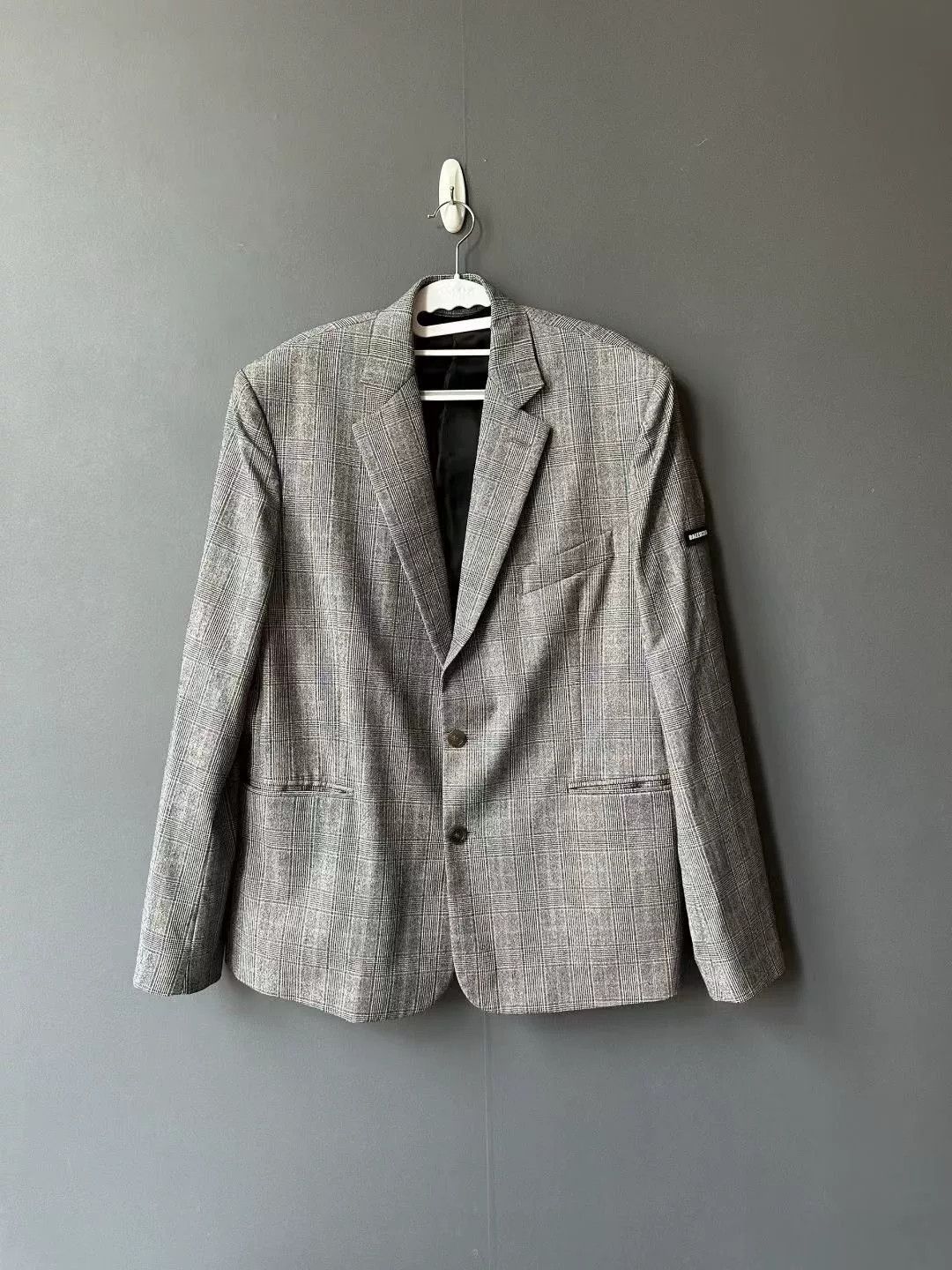 Balenciaga gray plaid suit jacket with sleeve tags Size US M / EU 48-50 / 2 - 1 Thumbnail