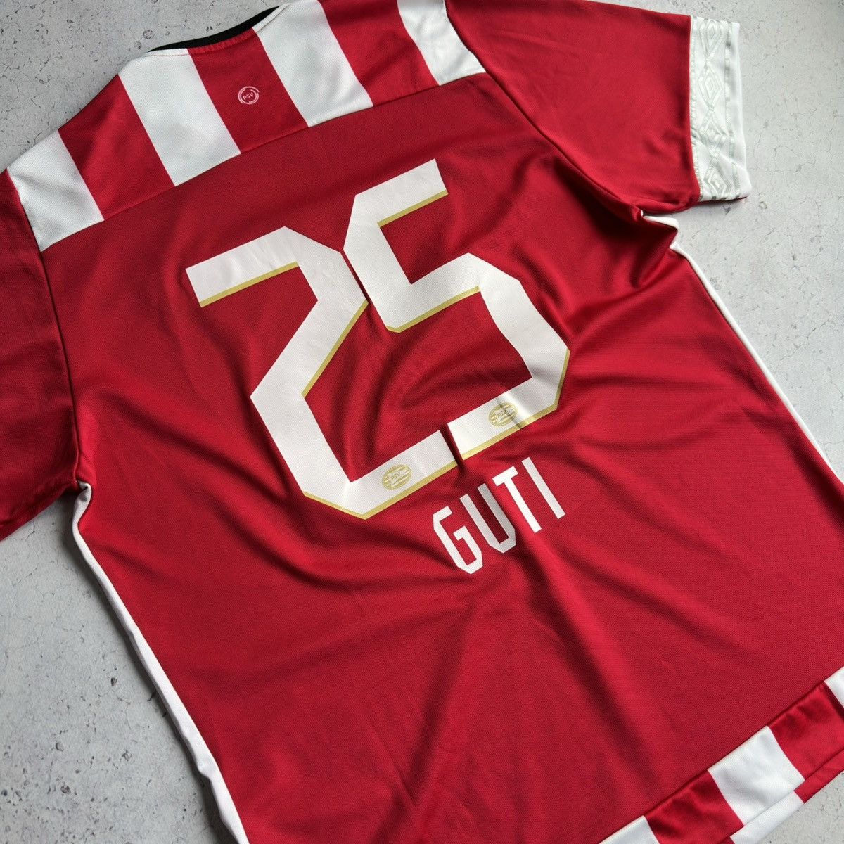 Umbro Guti #25 Umbro PSV Eindhoven 2018/19 Soccer Jersey Blokecore Size US XL / EU 56 / 4 - 8 Thumbnail