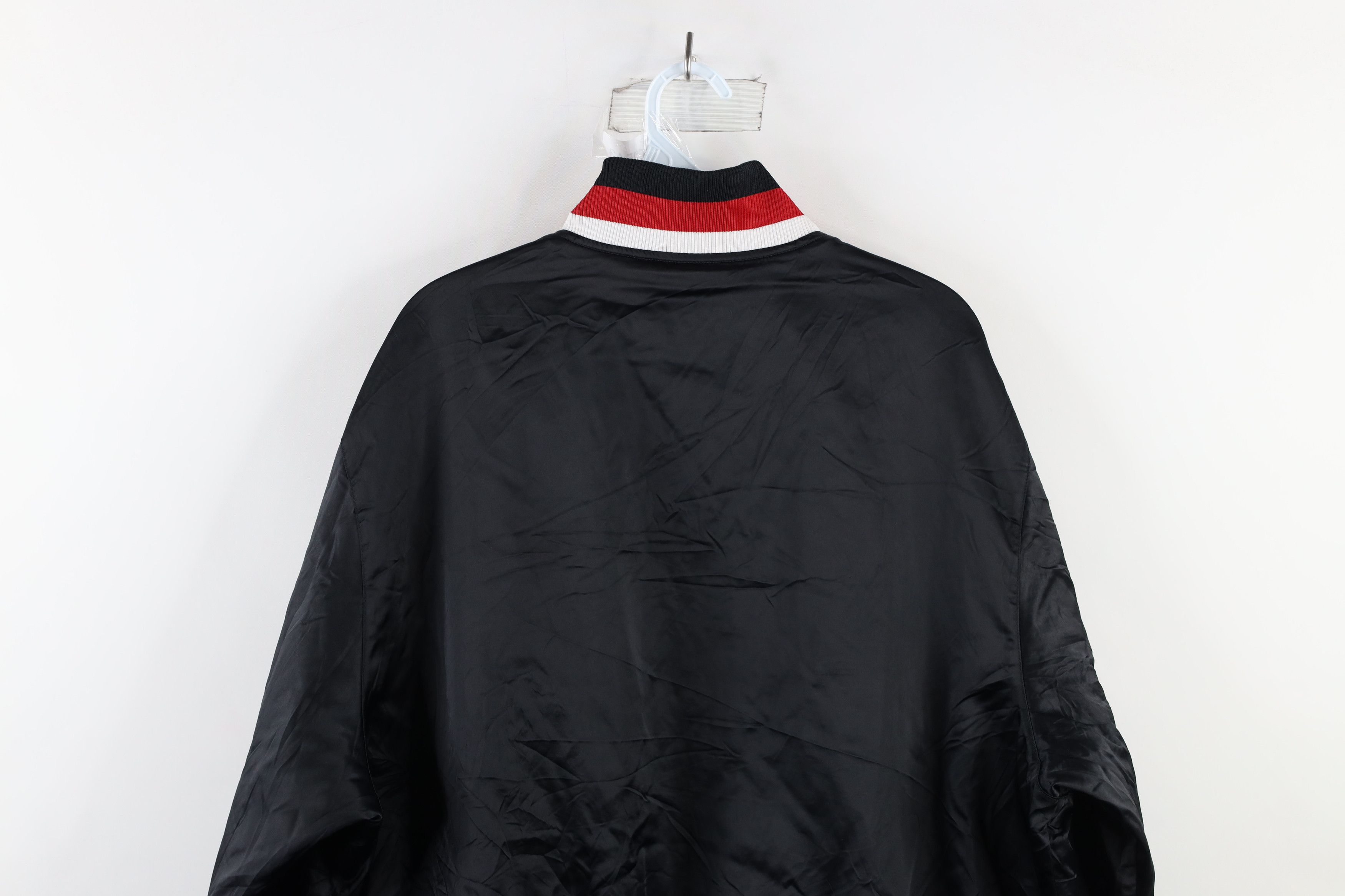 Nike Vintage Nike Lebron Out Soldier Satin Bomber Jacket Black Size US XL / EU 56 / 4 - 12 Thumbnail