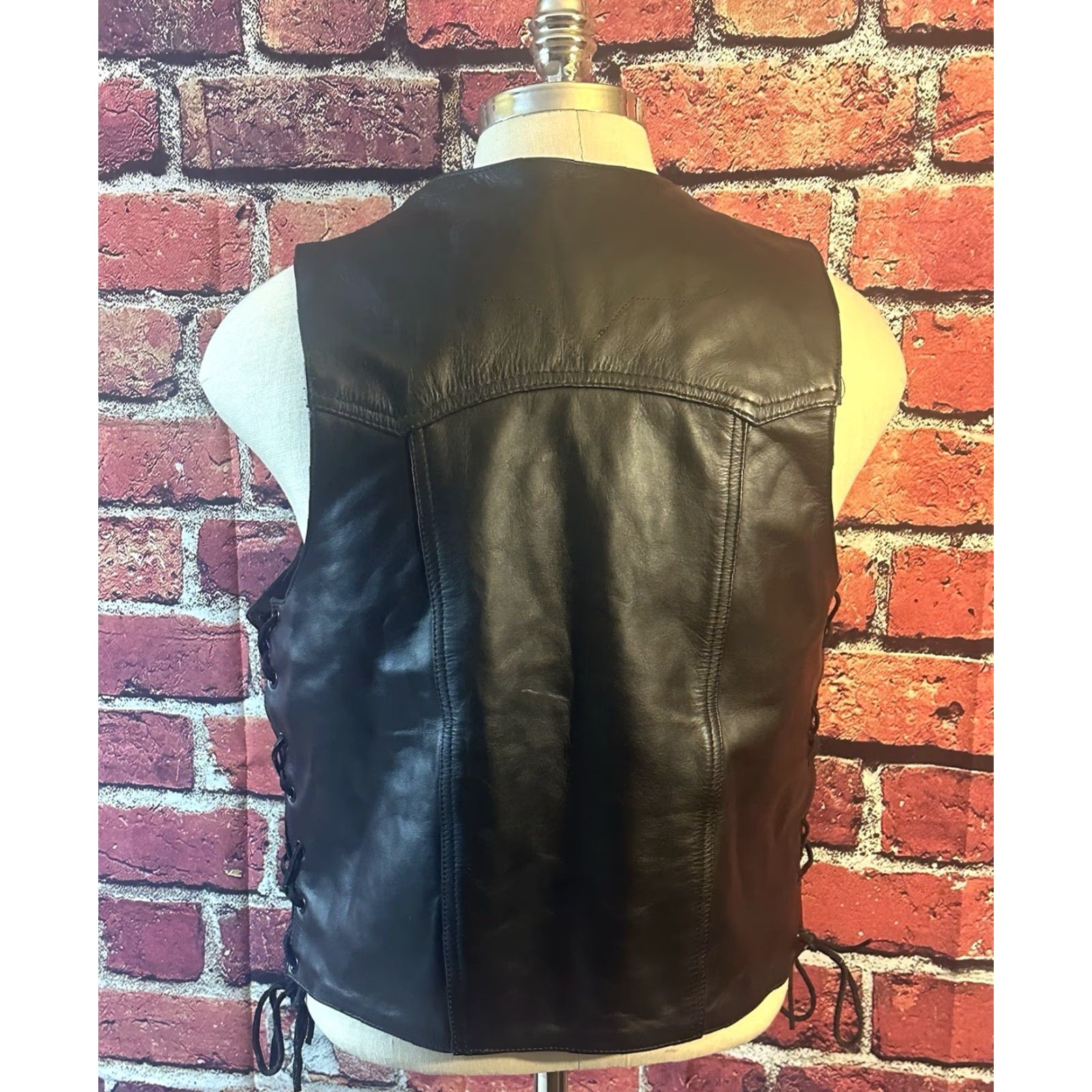 Vintage Z1R Leather Vest Men Size 44 Button Side Rib Ties Black Lined Motorcycle Jacket Vest Mens Size US S / EU 44-46 / 1 - 5 Thumbnail