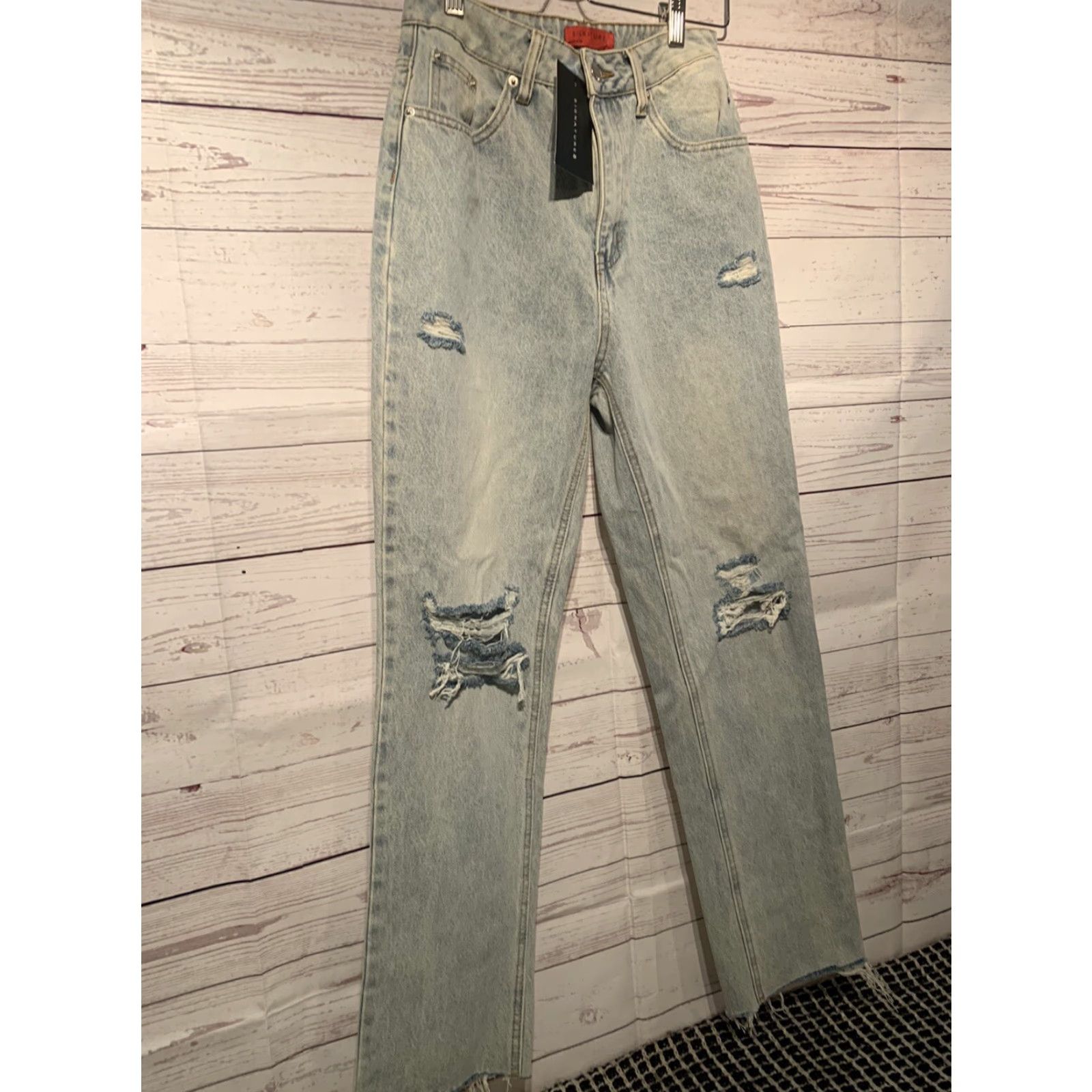 Vintage Signature 8 Jeans Women's Distressed Light Blue 25x31 Denim Relaxed Straight 5-Pocket Zip Belt Loops Logo Embroidered 31 in Inseam Size 28" / US 6 / IT 42 - 3 Thumbnail